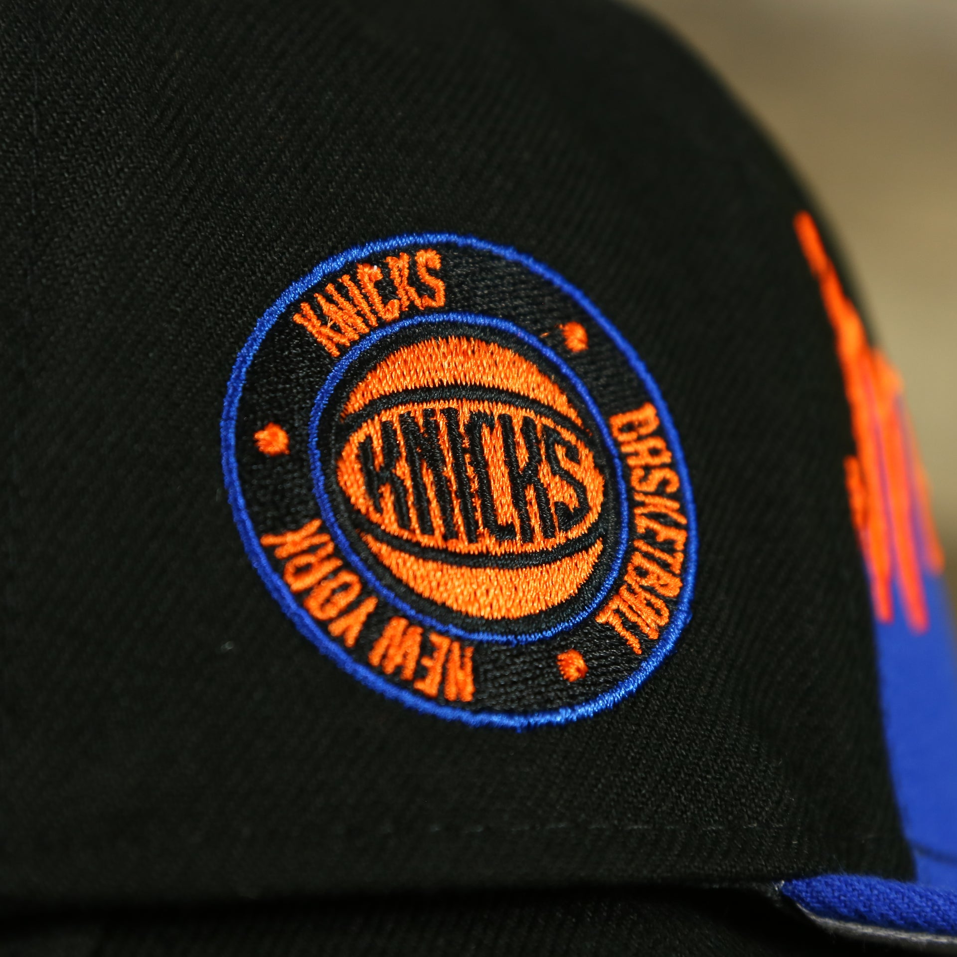 new york knicks side patch on the New York Knicks City Skyline Side Patch 9Fifty Snapback Hat | New York Skyline 950