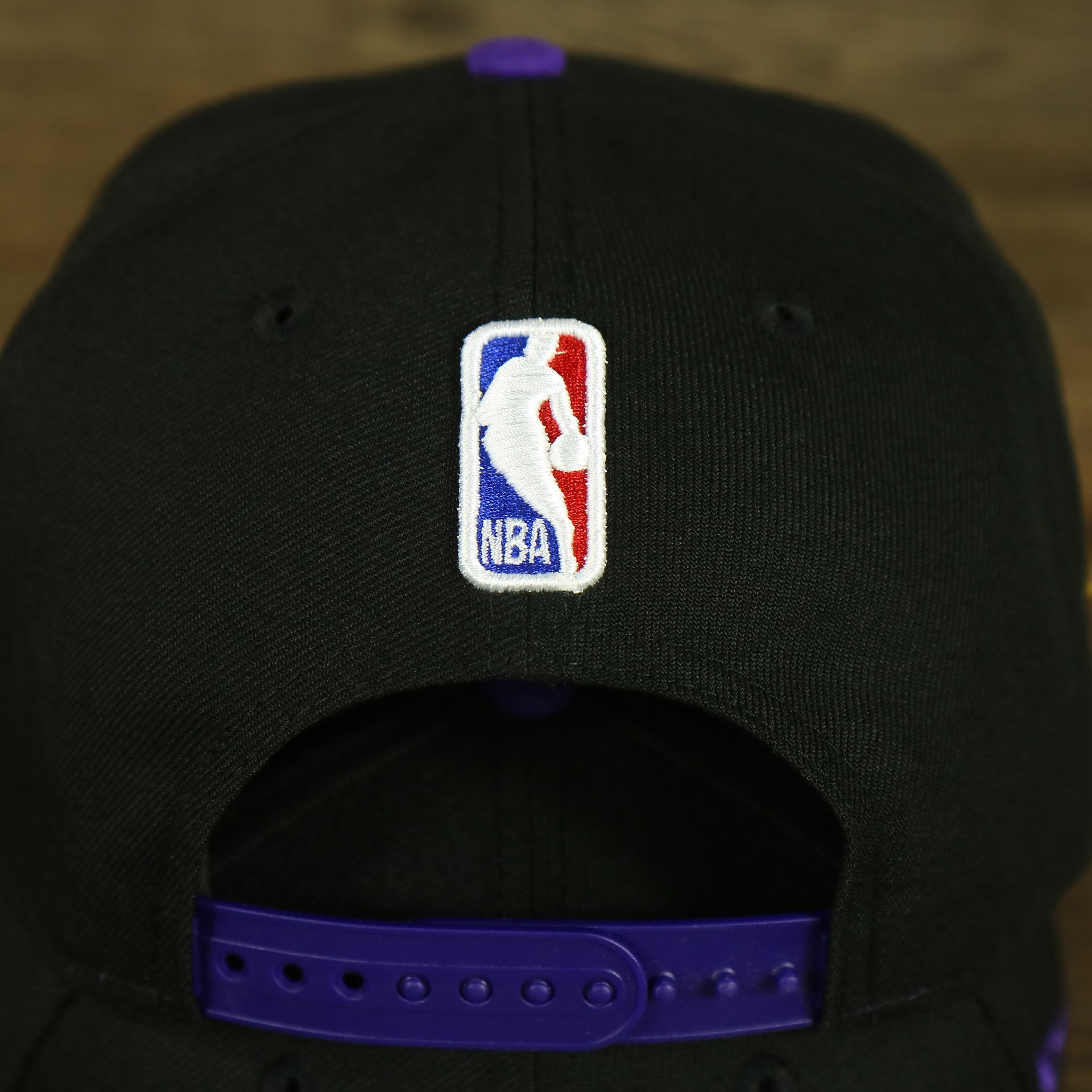 nba logo on the Los Angeles Lakers City Skyline Side Patch 9Fifty Snapback Hat | Los Angeles Skyline 950