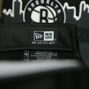 new era label on the Brooklyn Nets Skyline Side Patch 9Fifty Snapback Hat | Brooklyn Skyline 950