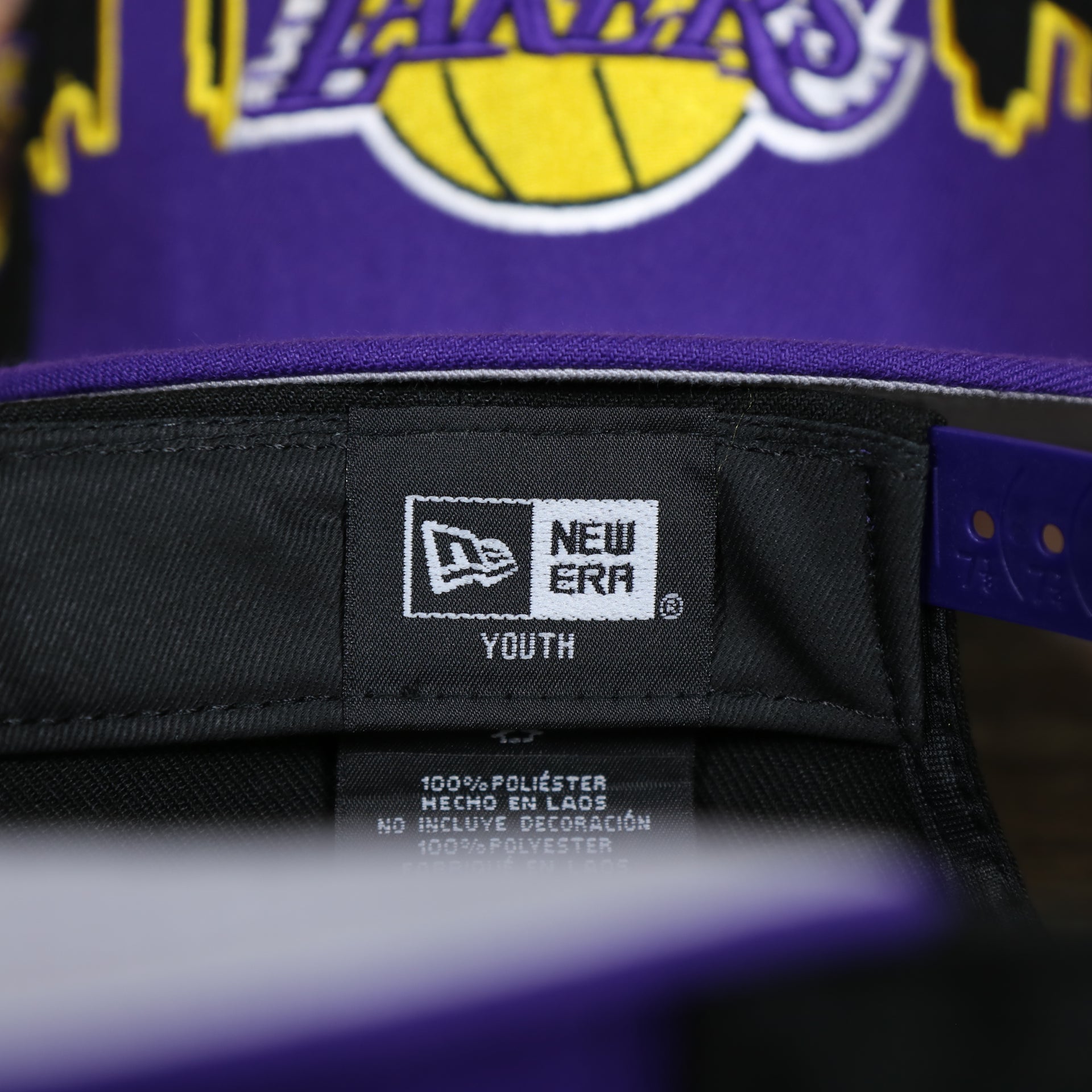 new era label on the Los Angeles Lakers City Skyline Side Patch 9Fifty Youth Snapback Hat | Los Angeles Skyline 950