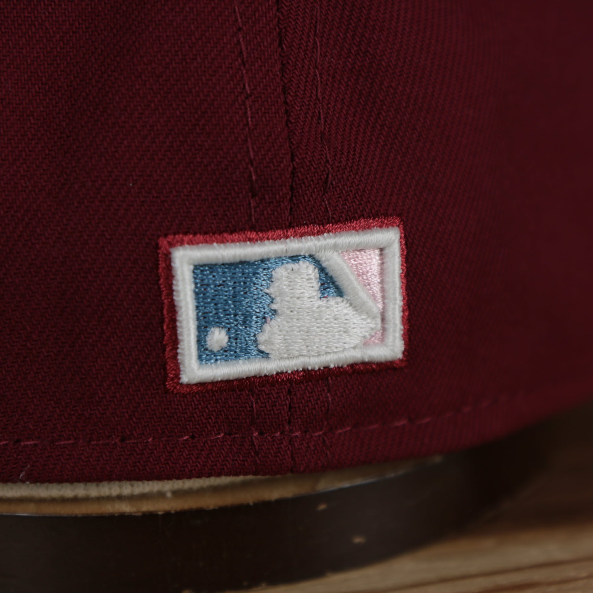battermans logo on the Philadelphia Phillies 1980 World Series Glow In The Dark Pink Brim 59fifty Cap | Maroon
