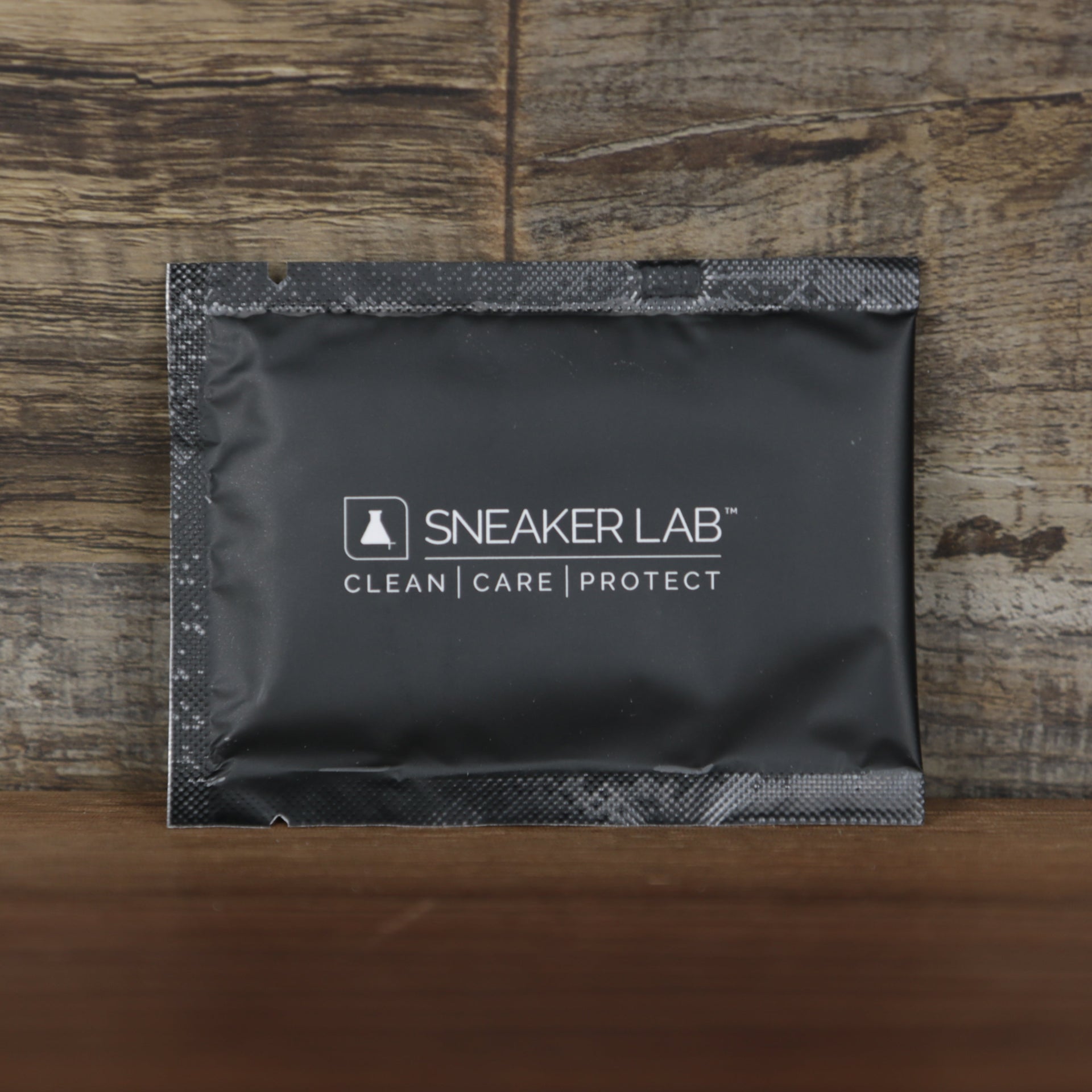 back of the Sneaker Cleaning Wipe Premium Shoe Care Portable Individual Wipe For Cleaning/Protecting/ and Deodorizing