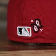 mlb logo on the Cincinnati Reds All Over Paisley Bandana Pattern Grey Bottom 5950 Fitted Cap | Red