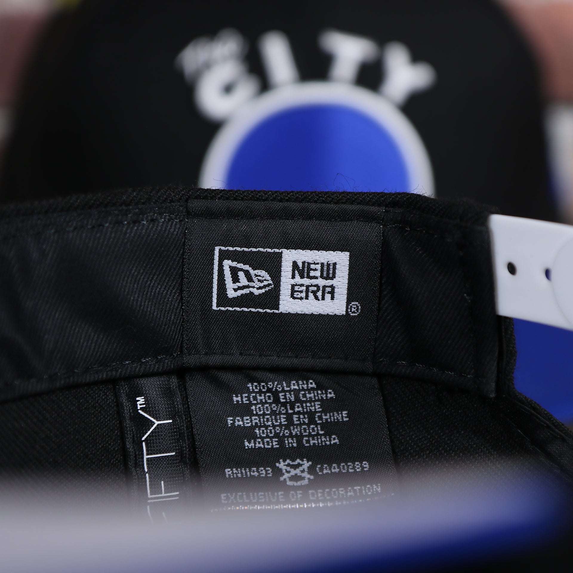 new era tag on the inside of the Golden State Warriors Gray Bottom 9Fifty Snapback Cap | Black