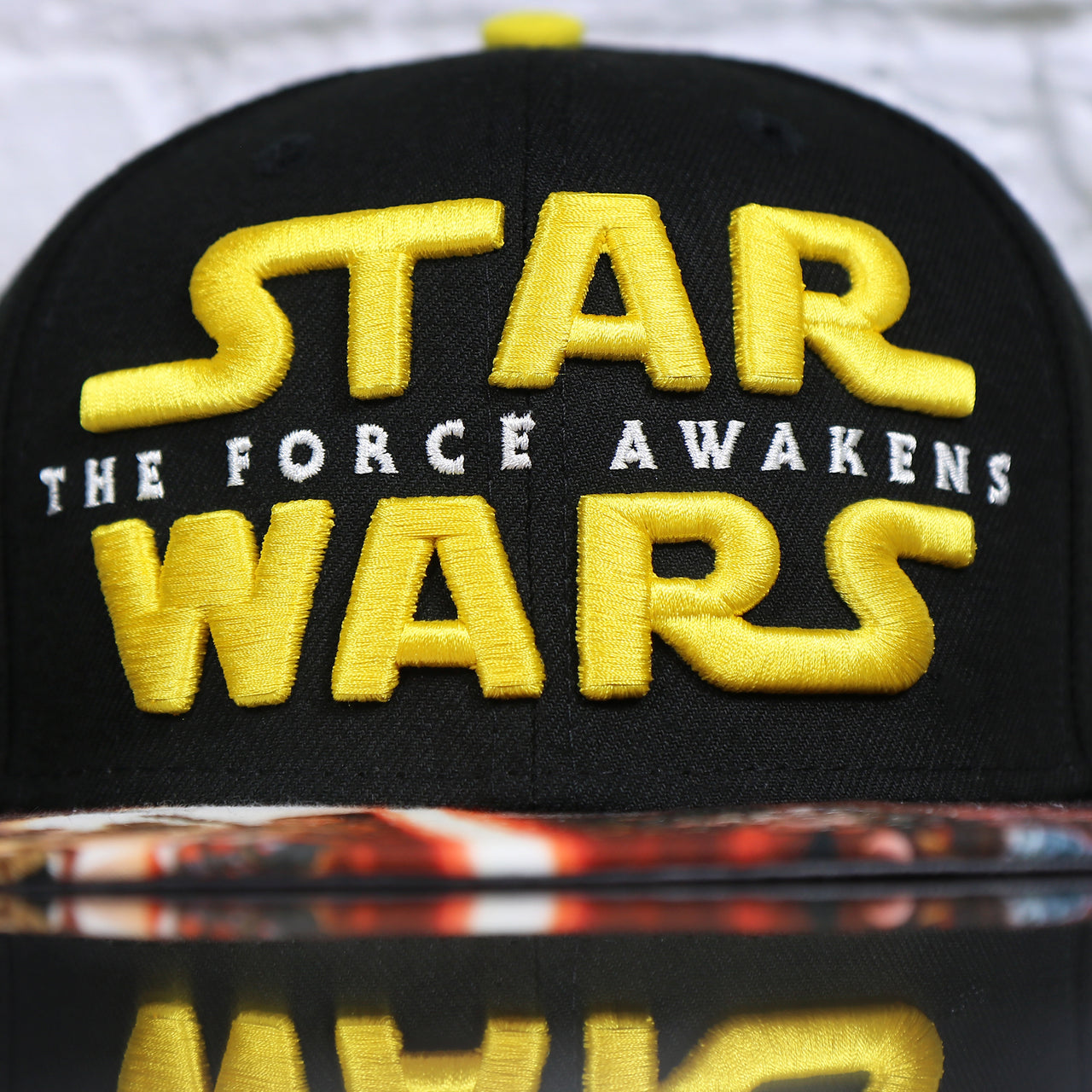 star wars the force awakens logo on the front of the Star Wars The Force Awakens Gray Bottom 9Fifty Snapback Cap | Black
