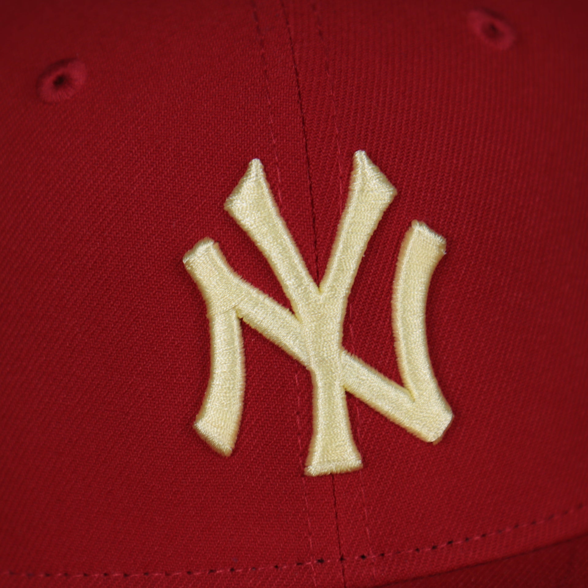 yankees logo on the New York Yankees 1999 World Series Side Patch Yellow Bottom 59Fifty Fitted Cap | Red | State Fruit