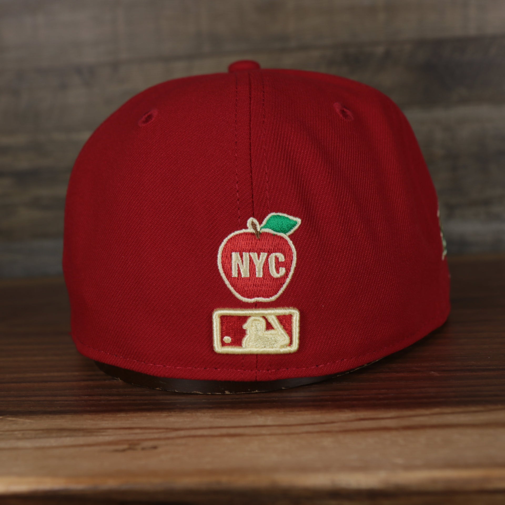 back of the New York Yankees 1999 World Series Side Patch Yellow Bottom 59Fifty Fitted Cap | Red | State Fruit