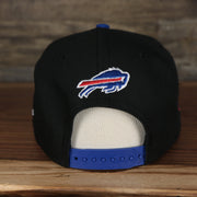 back of the Buffalo Bills 2022 NFL Draft 9Fifty Grey Bottom On-Field Snapback | Black