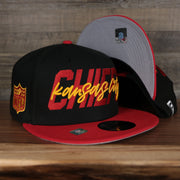 front and bottom of the Kansas City Chiefs 2022 NFL Draft 9Fifty Grey Bottom On-Field Snapback | Black