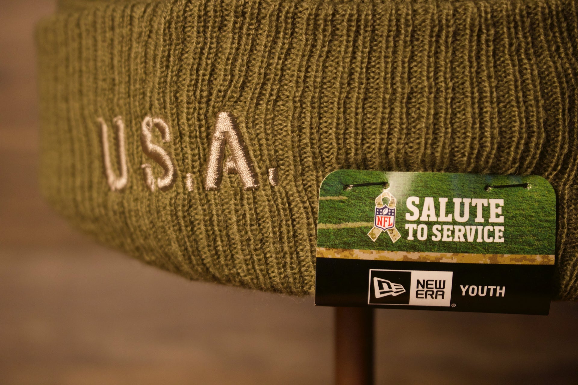 this is a youth eagles salute to service beanie Eagles Youth Beanie | Philadelphia Eagles 2019 Salute To Service Beanie