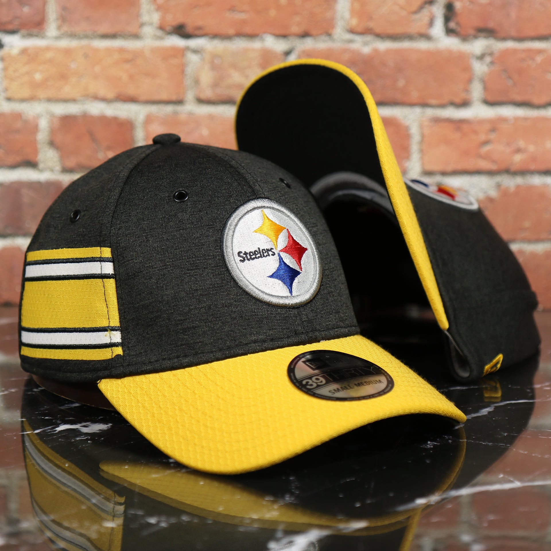 Pittsburgh Steelers Onfield NFL Sideline Side Patch 39Thirty Flexfit Cap | Yellow 39Thirty Cap.