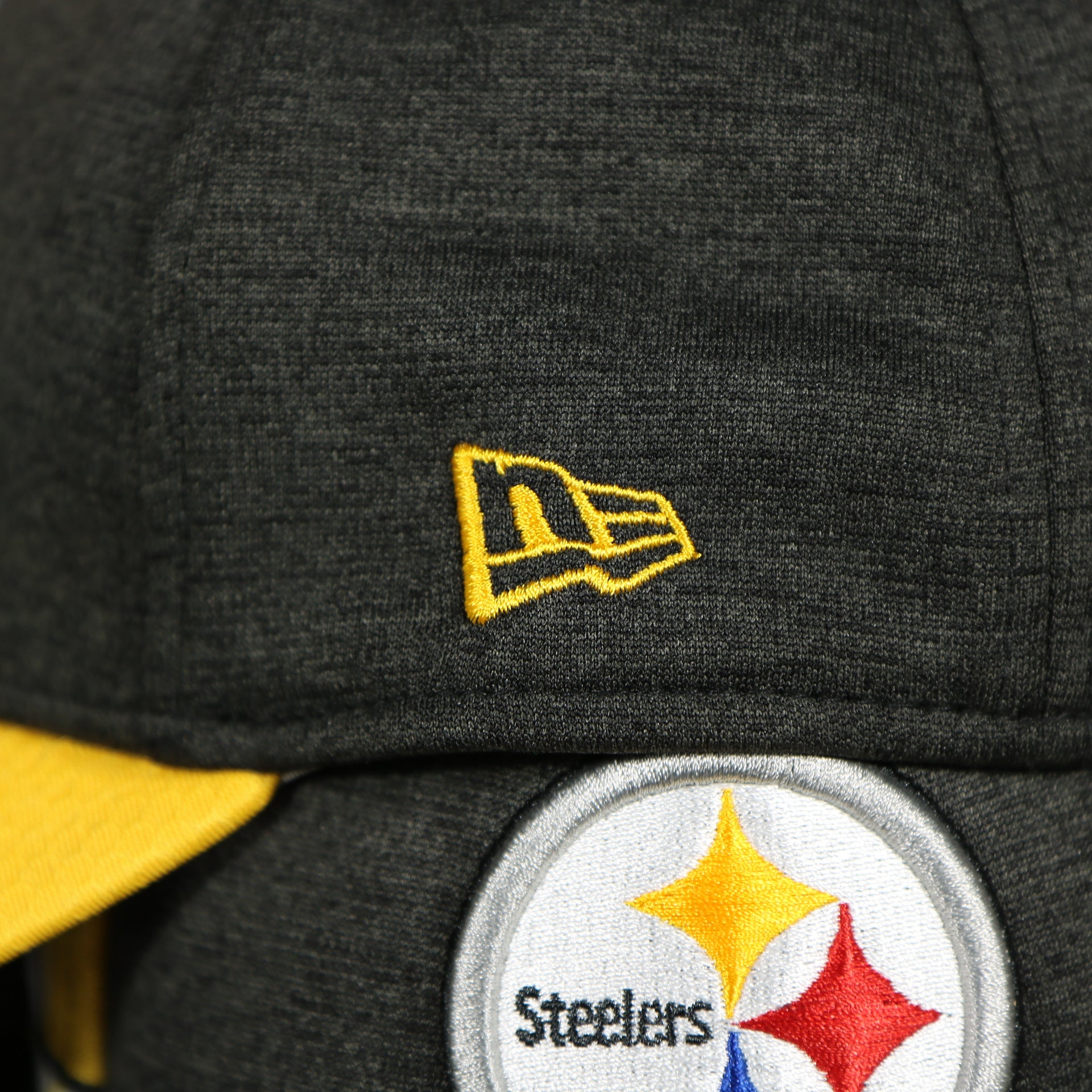 new era logo on the Pittsburgh Steelers Onfield NFL Sideline Side Patch 39Thirty Flexfit Cap | Yellow 39Thirty Cap