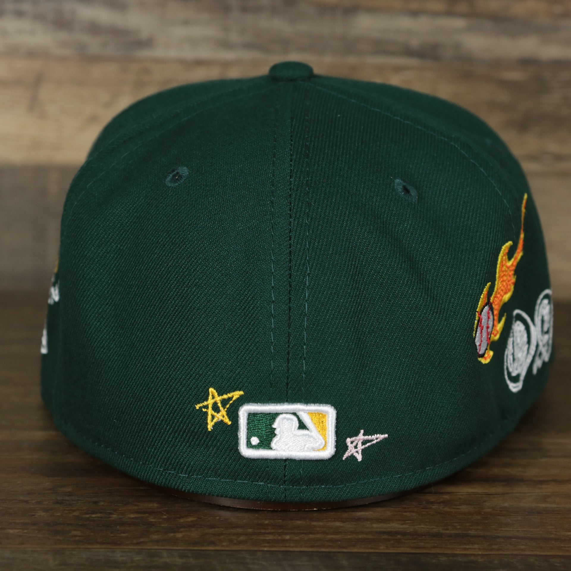 The backside of the Oakland Athletics “Scribble” Side Patch Gray Bottom 59Fifty Fitted Cap