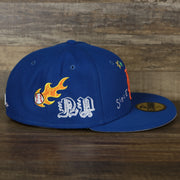The wearer's right on the New York Mets “Scribble” Side Patch Gray Bottom 59Fifty Fitted Cap