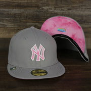 The New York Yankees 2022 Mother’s Day On-Field 59Fifty Fitted Cap