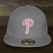 The front of the Philadelphia Phillies 2022 Mother’s Day On-Field 59Fifty Fitted Cap