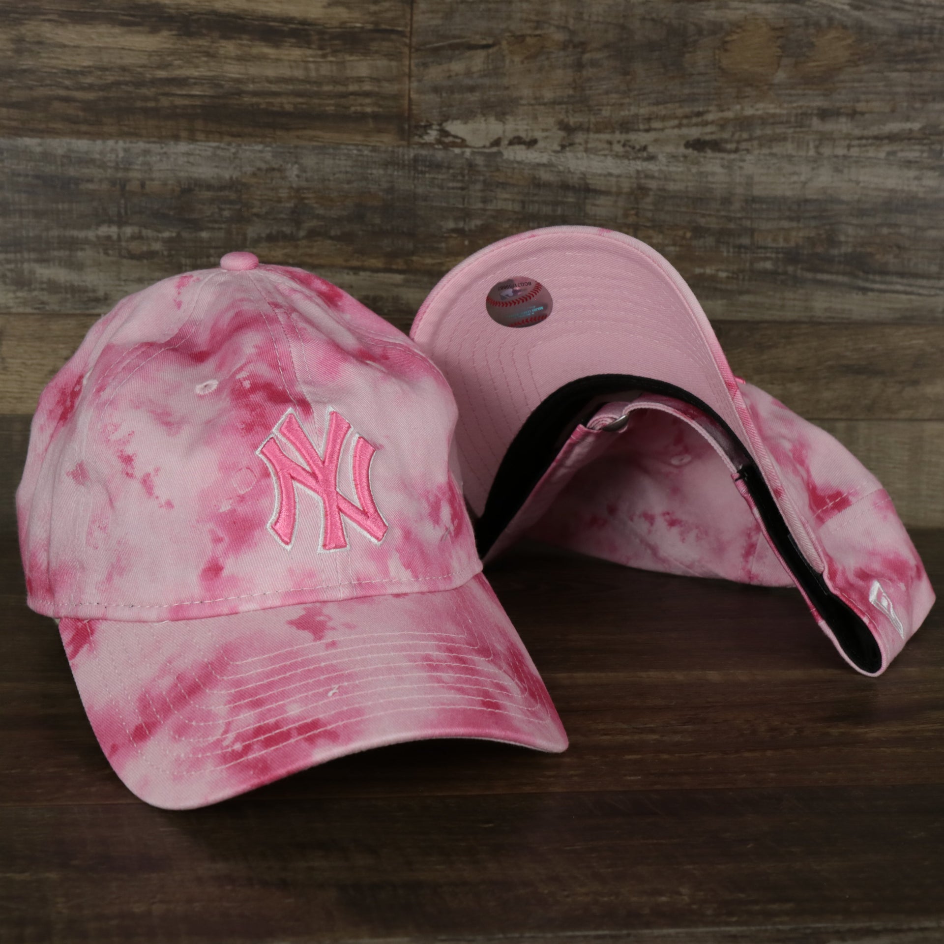 The New York Yankees 2022 Mother’s Day On-Field 9Twenty Women’s Dad Hat