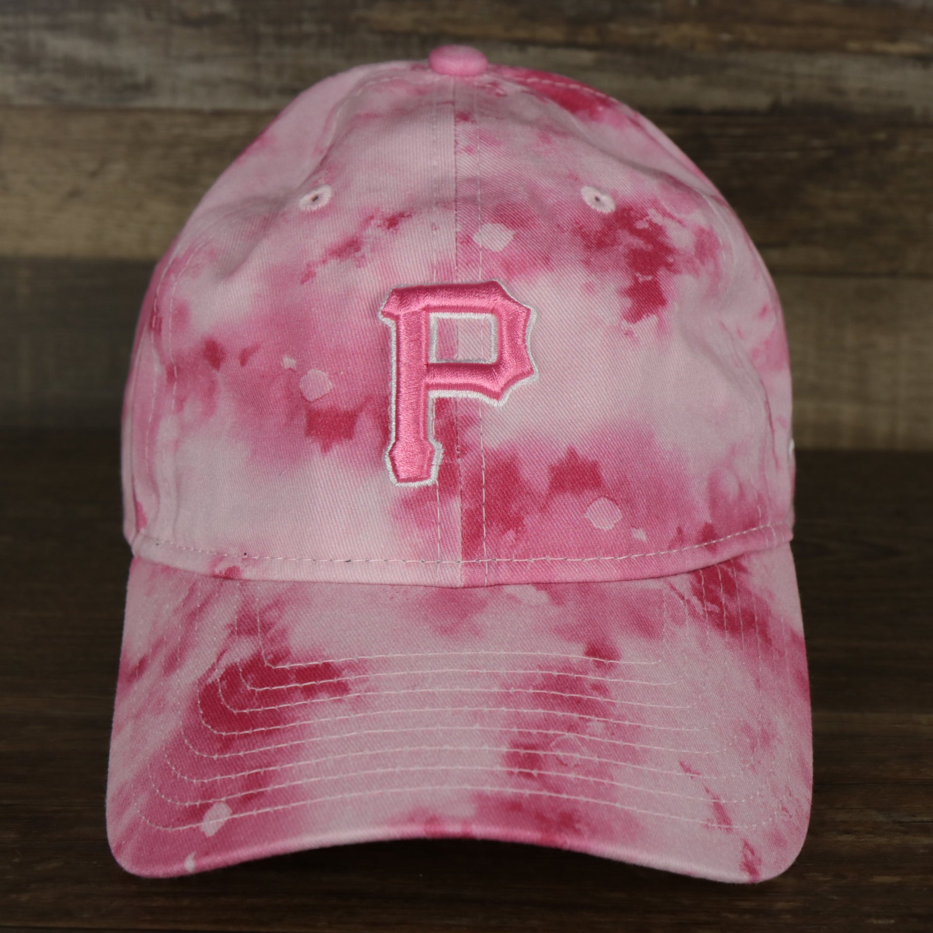The front of the Pittsburgh Pirates 2022 Mother’s Day On-Field 9Twenty Women’s Dad Hat