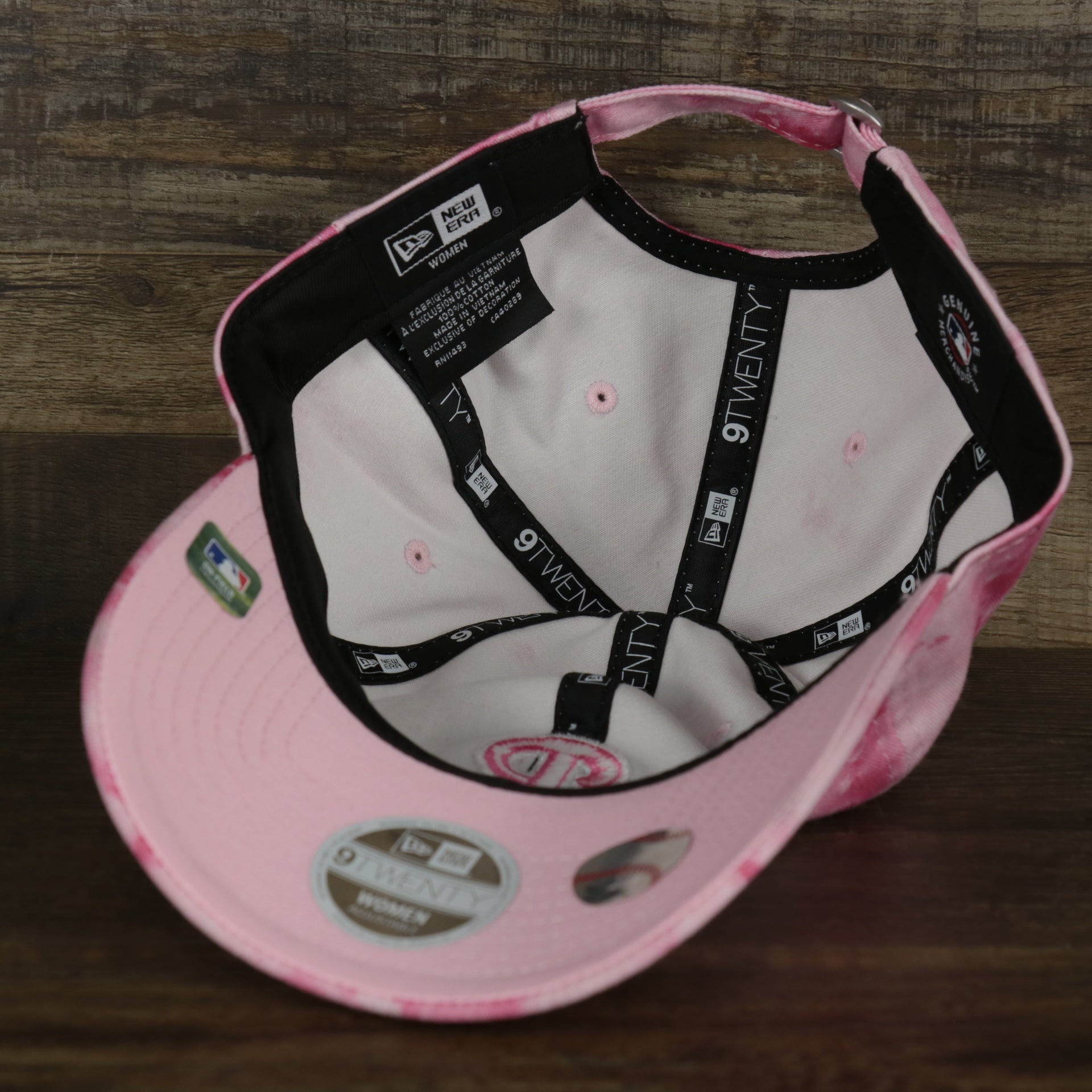 The underside of the Philadelphia Phillies 2022 Mother’s Day On-Field 9Twenty Youth Dad Hat