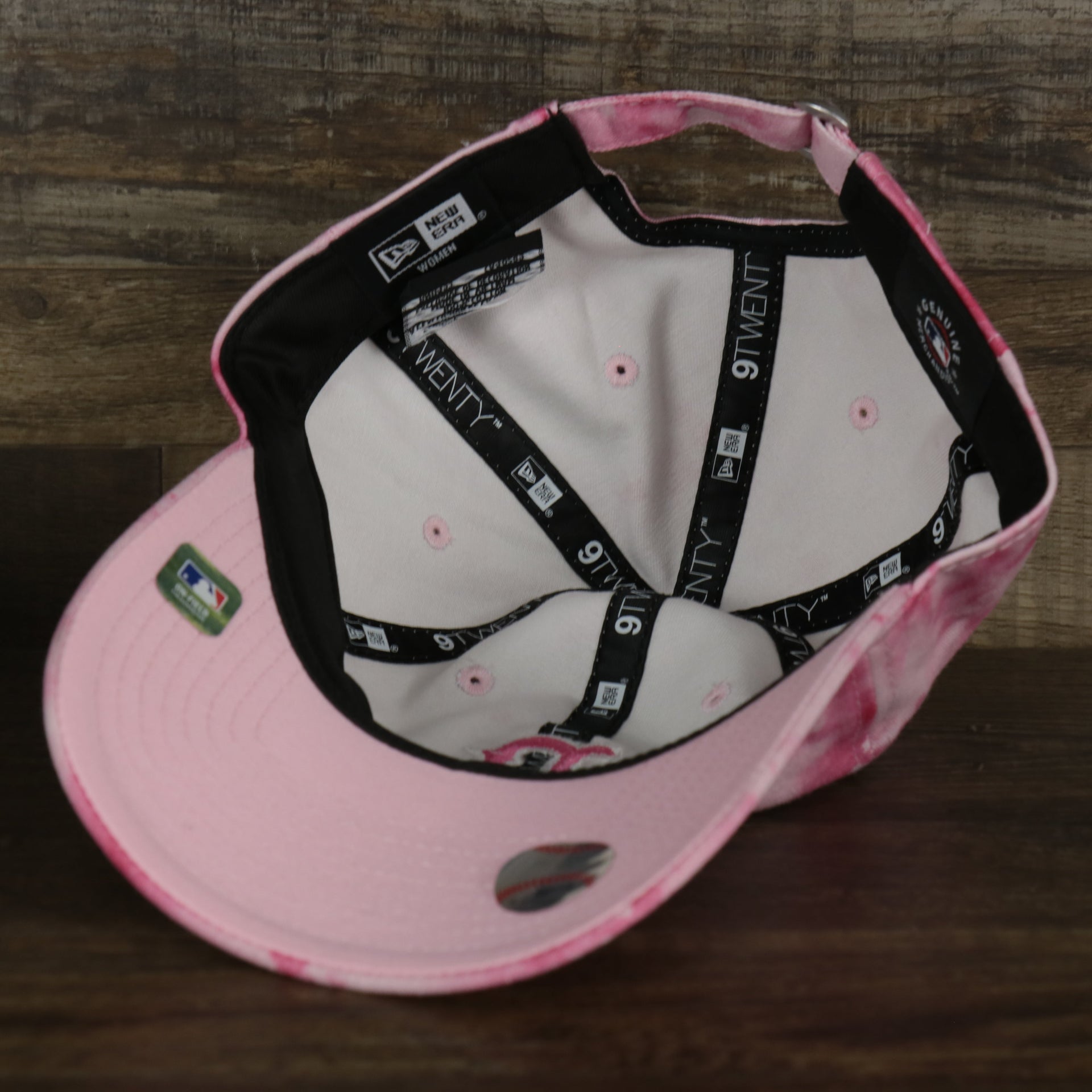 Interior of the Boston Red Sox 2022 Mother’s Day On-Field 9Twenty Women’s Dad Hat