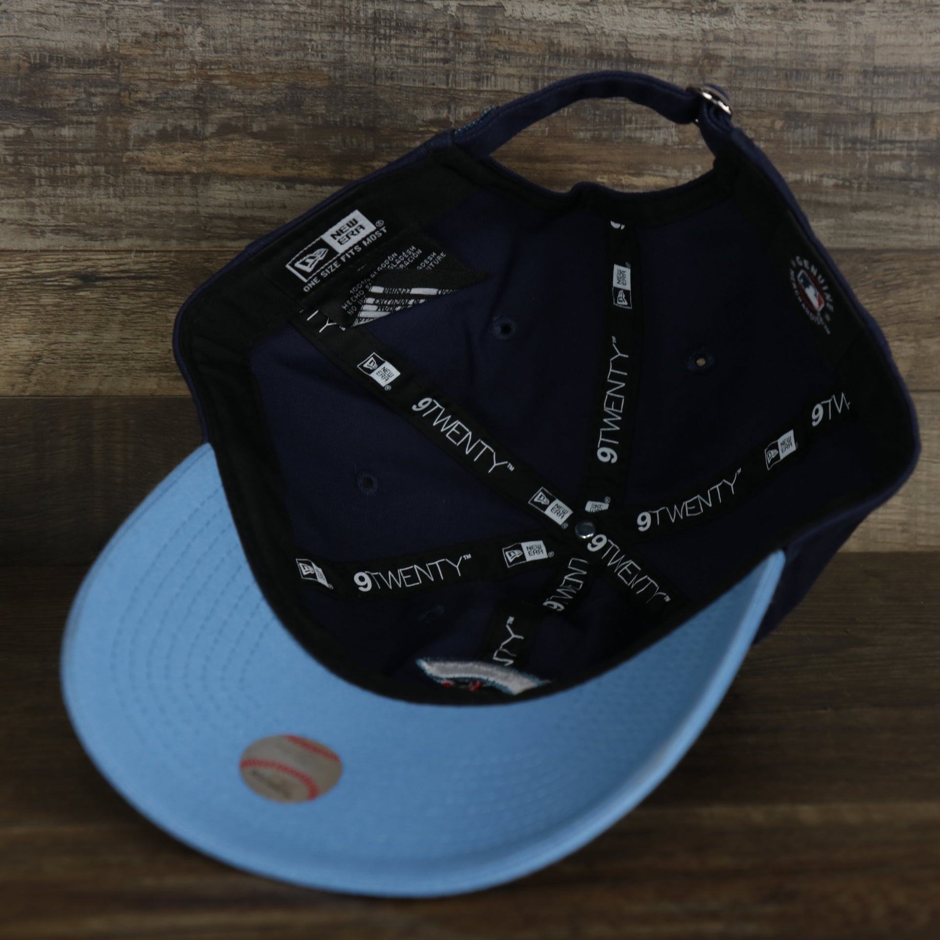 The underside of the Chicago Cubs MLB City Connect 2021 On-Field 9Twenty Dad Hat