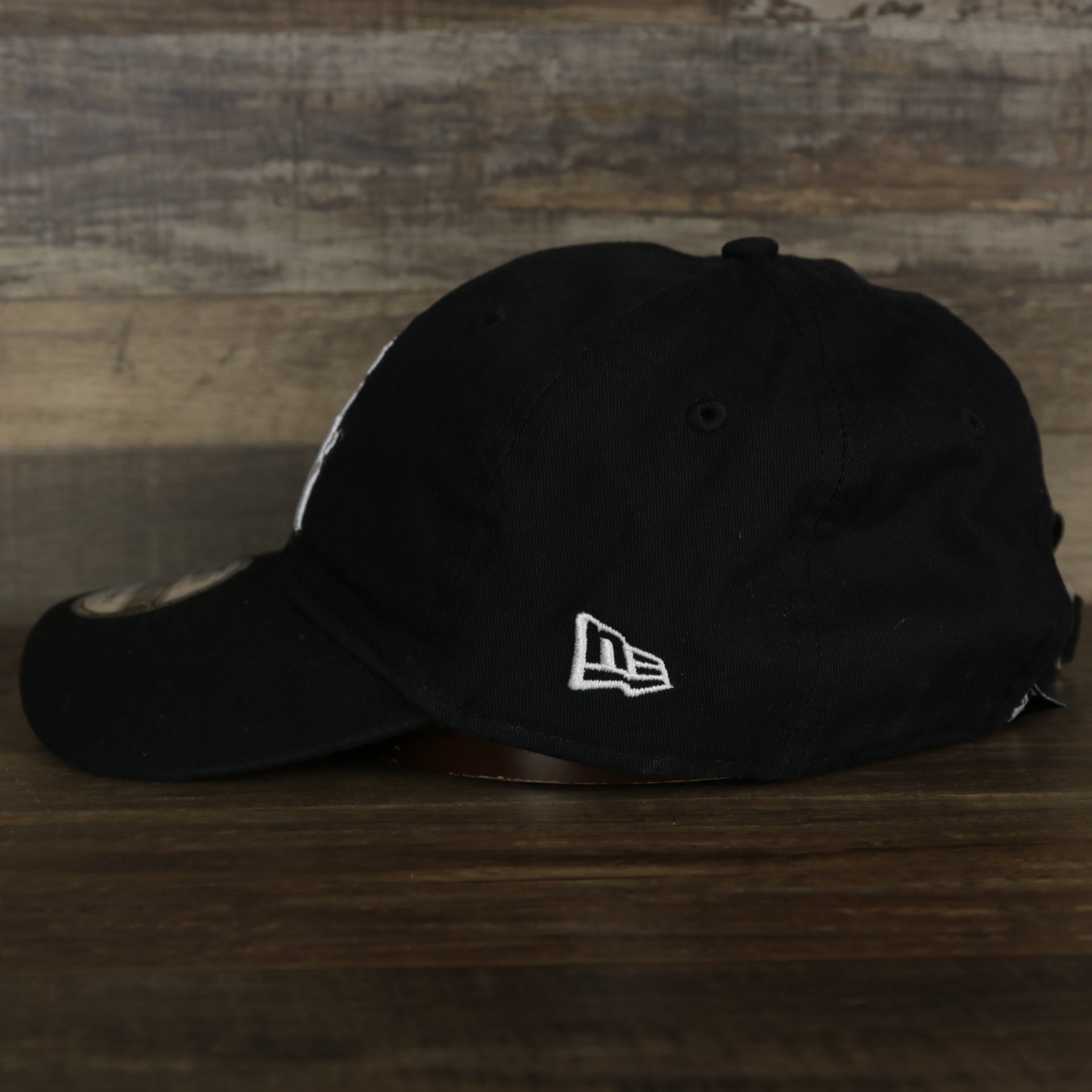 The wearer's left on the Chicago White Sox MLB City Connect 2021 On-Field 9Twenty Dad Hat