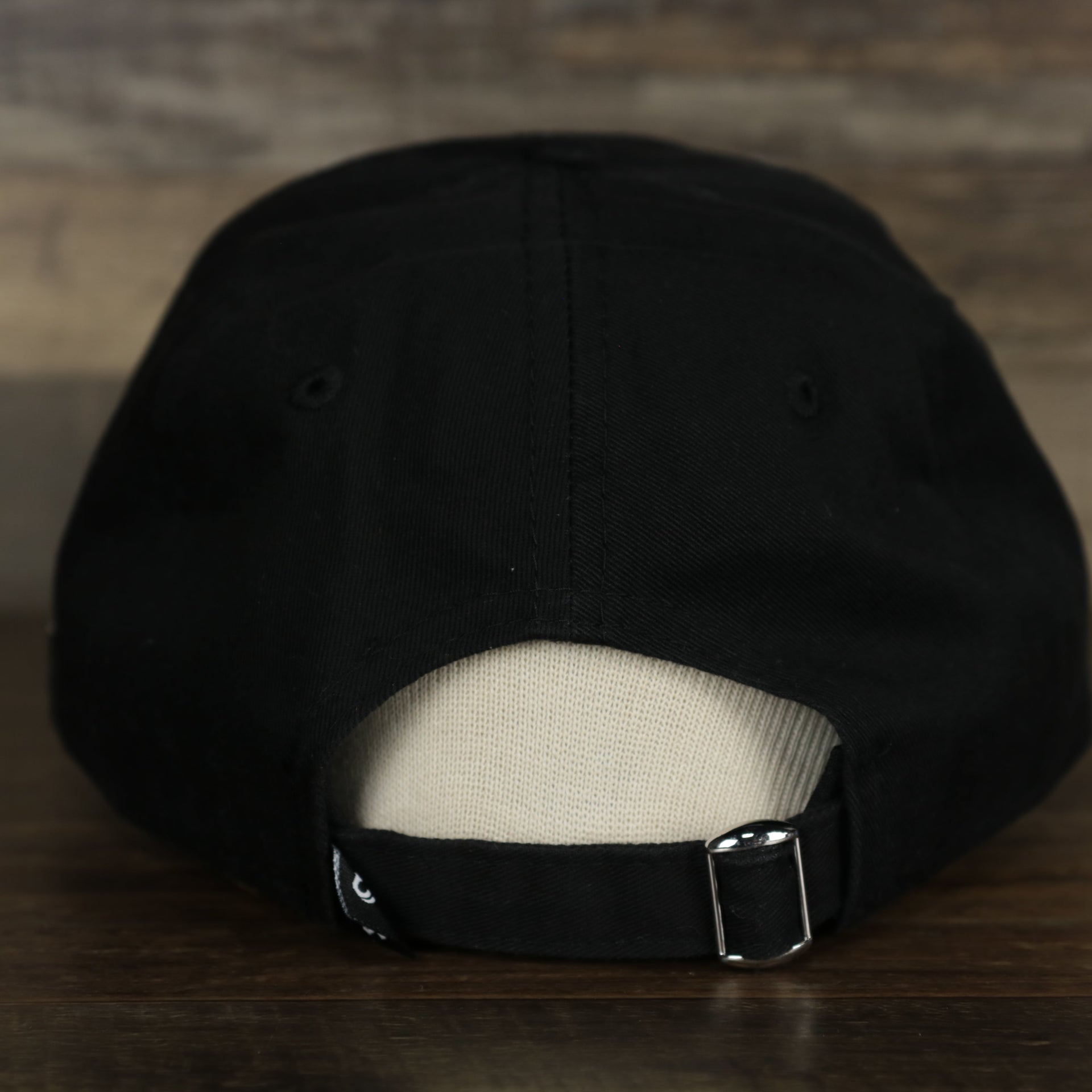 The backside of the Chicago White Sox MLB City Connect 2021 On-Field 9Twenty Dad Hat