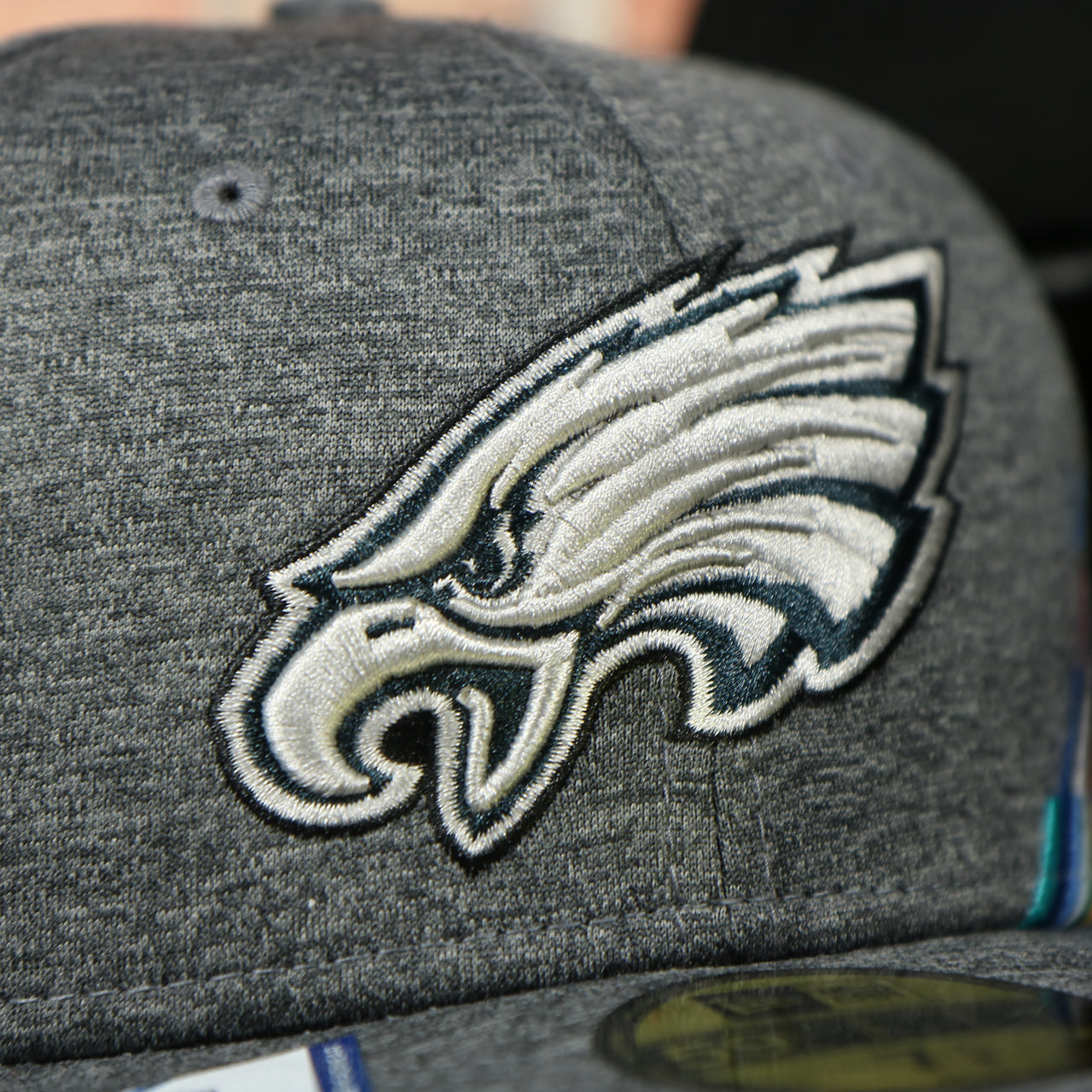 eagles logo on the Eagles Breast Cancer awareness fitted hat | Philadelphia eagles crucial catch sideline 59fifity fitted cap bca