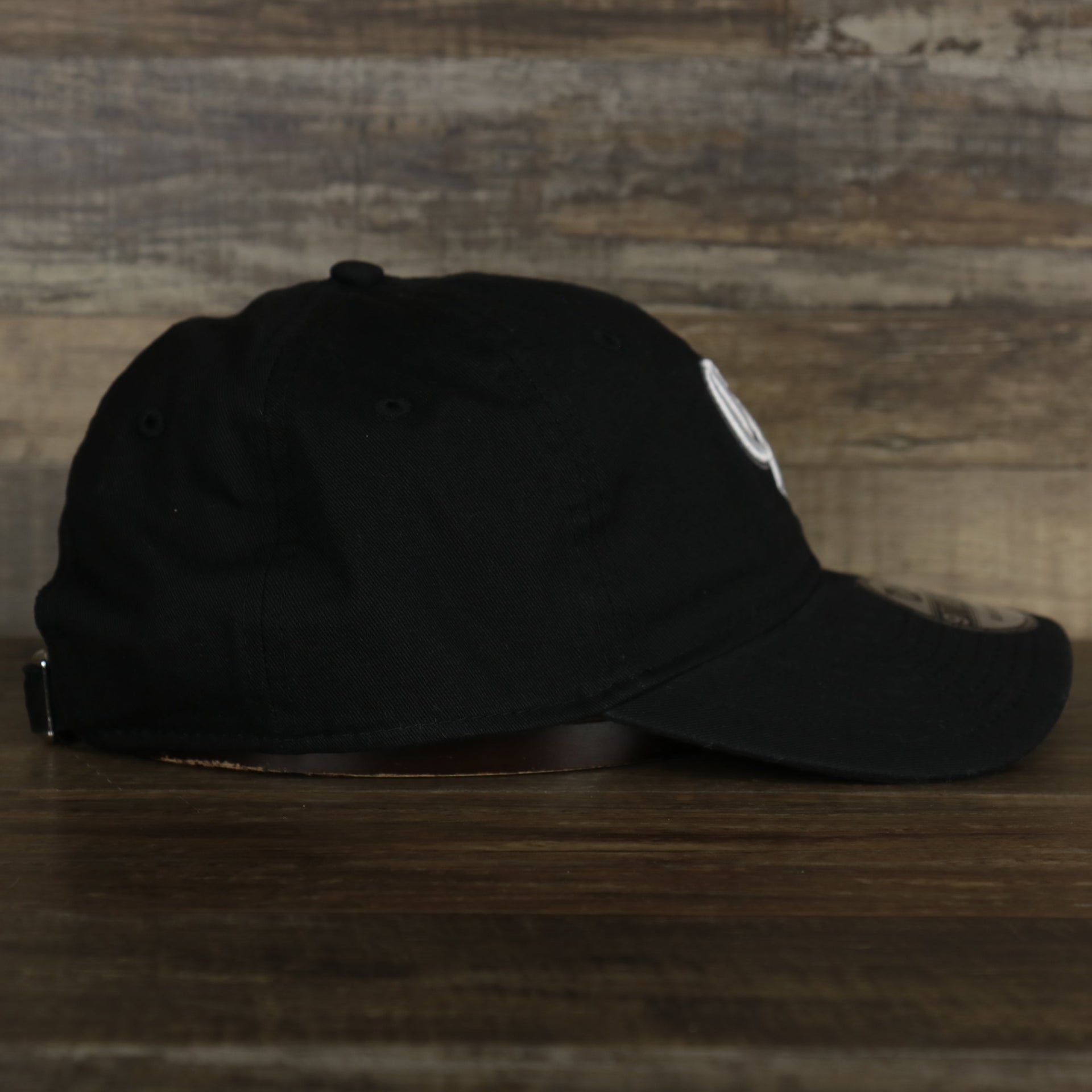 The wearer's right on the Chicago White Sox MLB City Connect 2021 On-Field 9Twenty Dad Hat