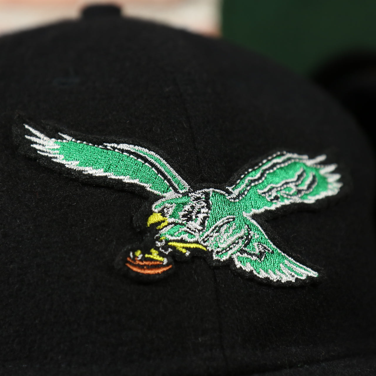 vintage eagles logo on the Philadelphia Eagles Vintage 1933 Heritage Series Retro Crown Black  59Fifty Fitted Cap