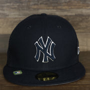 The front of the New York Yankees Onfield 2022 Batting Practice 59Fifty Trucker Hat