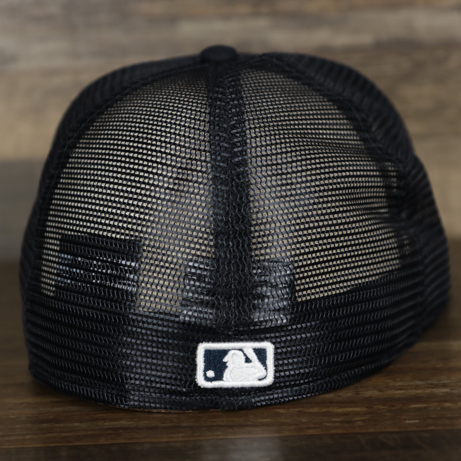 The backside of the New York Yankees Onfield 2022 Batting Practice 59Fifty Trucker Hat