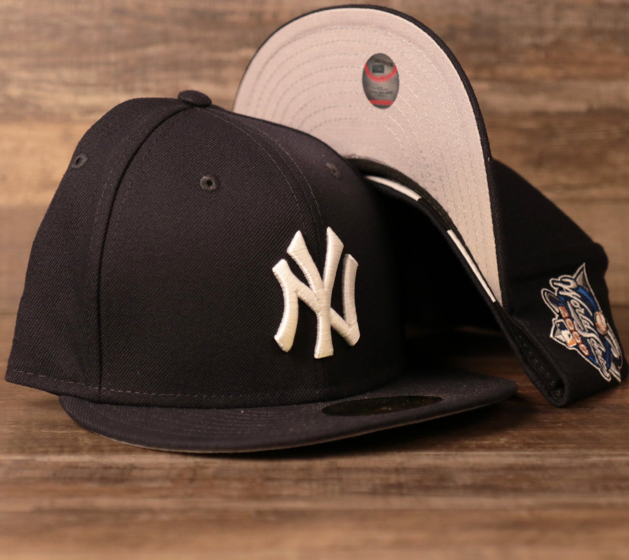Top and Bottom View of the NY Yankees Gray Bottom 59Fifty 2000 World Series Side Patch Hat