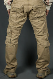 The backside of the tapered leg khaki 6 pocket cargo pants.
