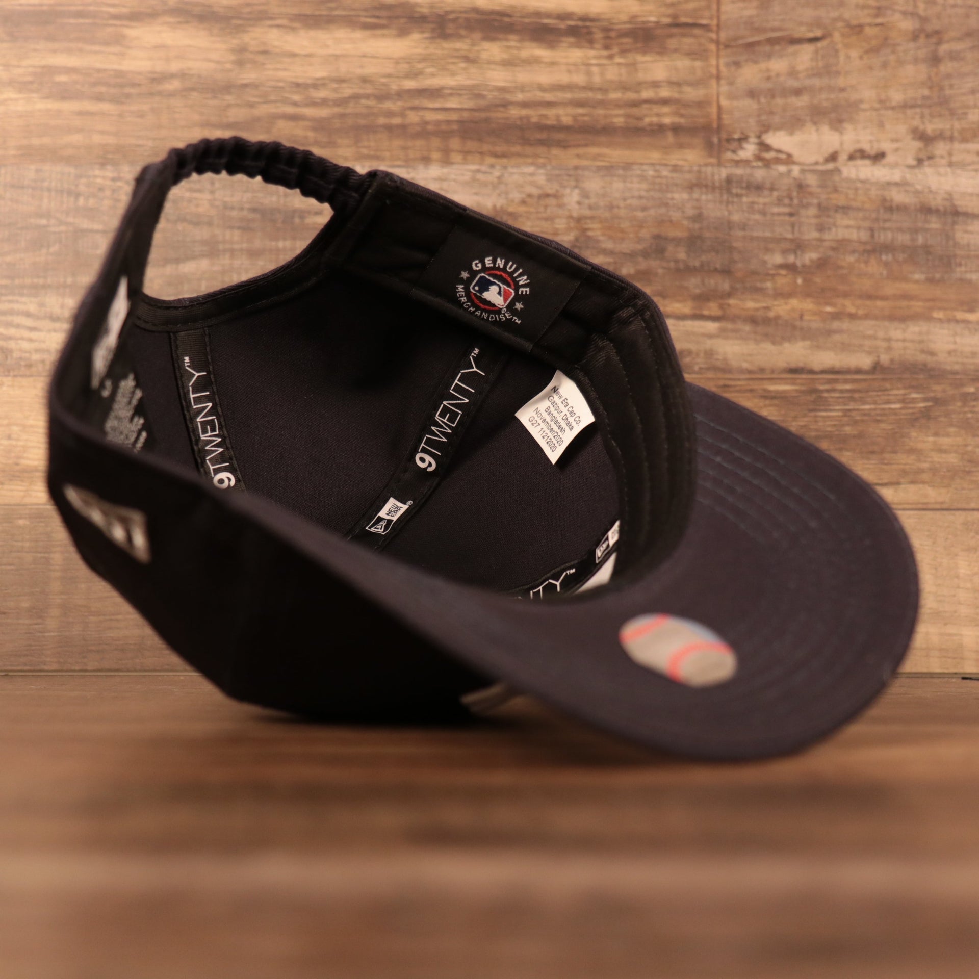 An inside view of the New York Yankees navy blue toddler dad hat by New Era.