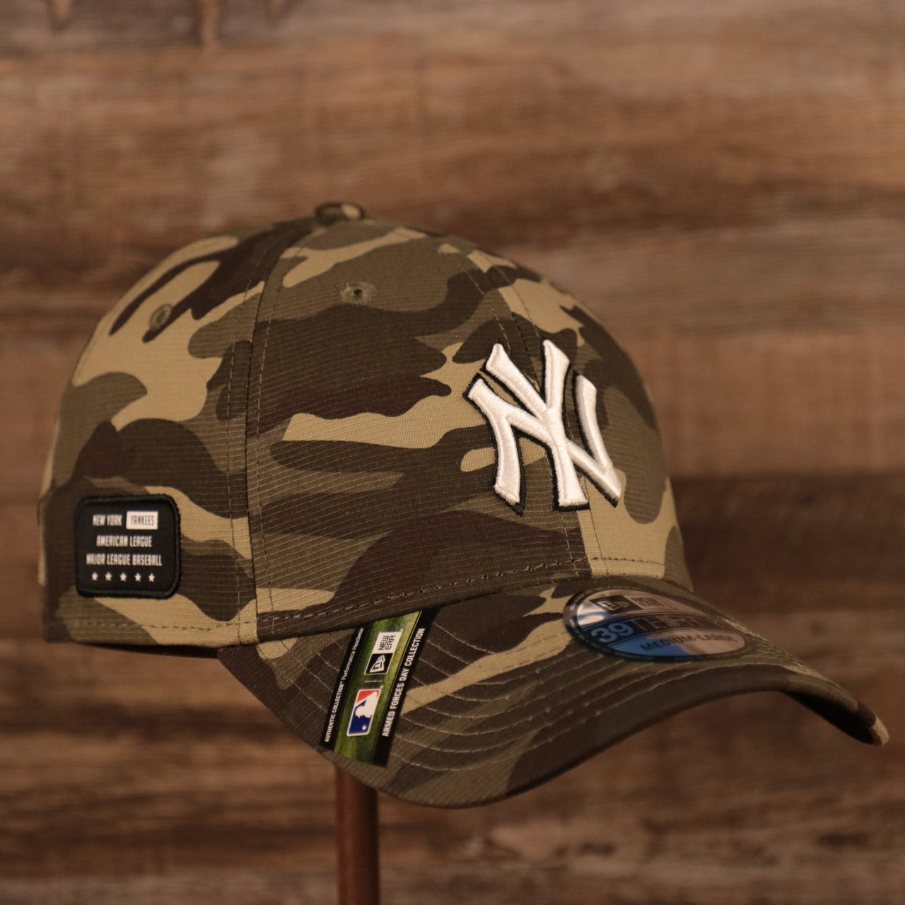 The American League side patch Memorial Day On Field Hat for the New York Yankees.