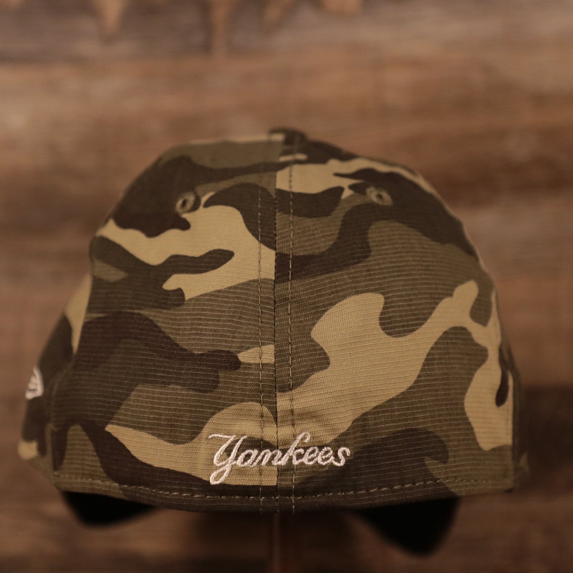 Yankees written on the back of the Armed Forces Day 2021 3930 flexfit cap by New Era.