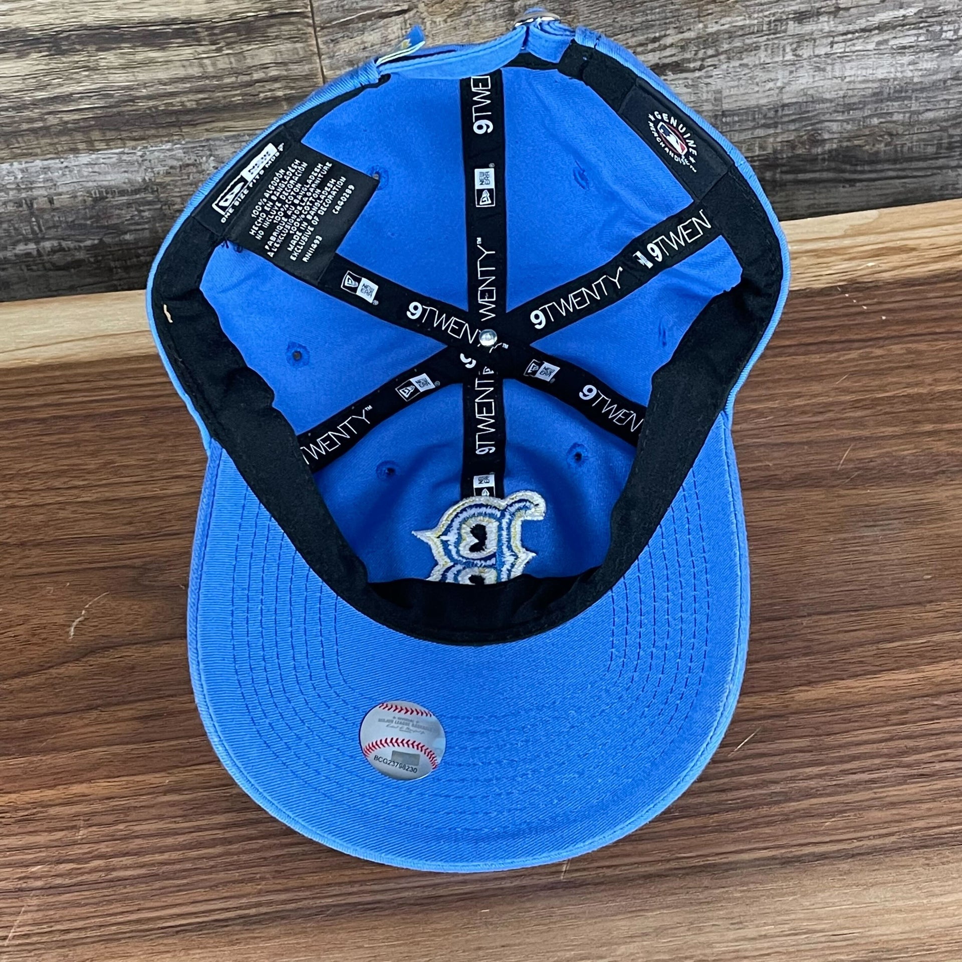 The underside of the Boston Red Sox MLB City Connect 2021 On-Field 9Twenty Dad Hat