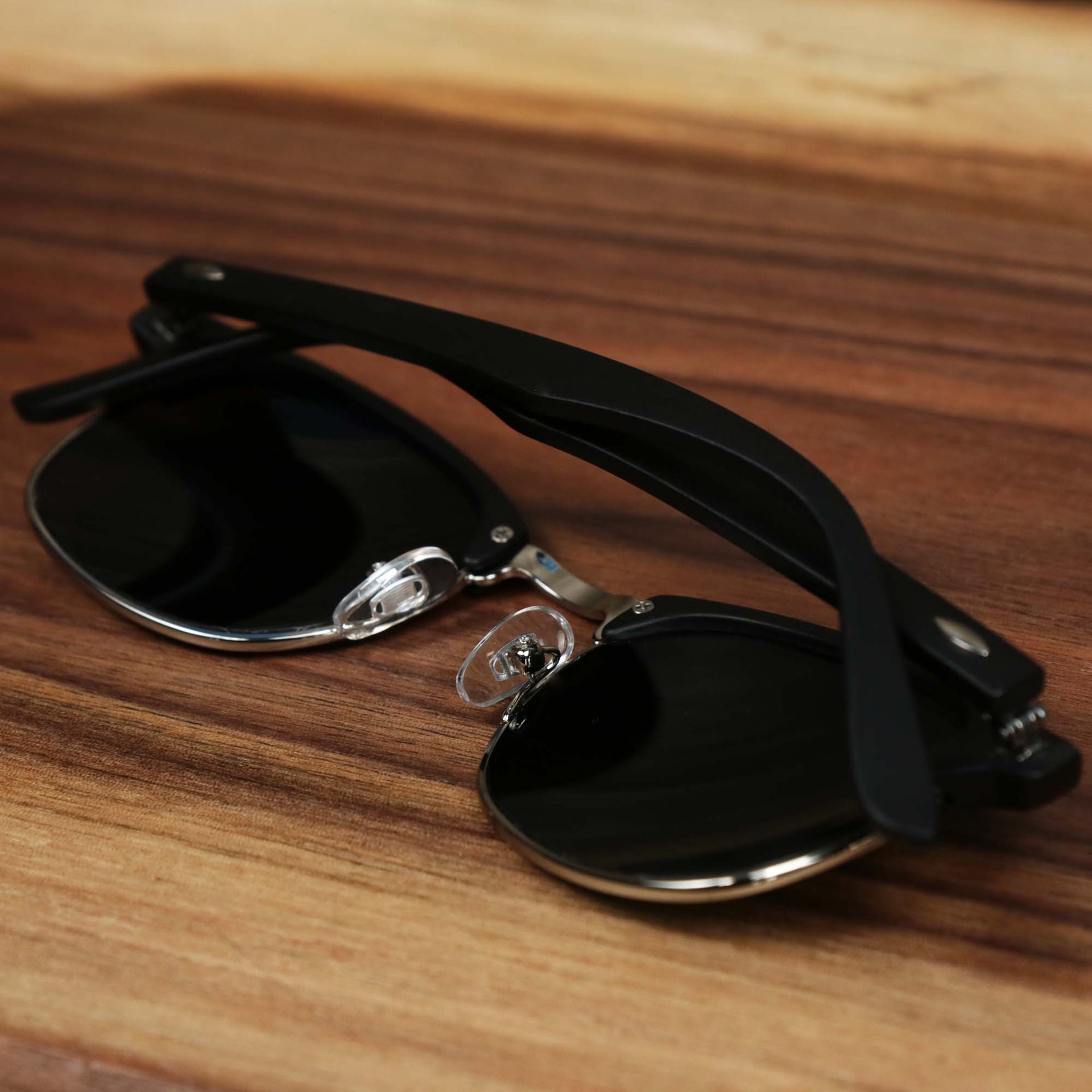 Teh Round Frame Black Lens Sunglasses with Black Silver Frame folded up