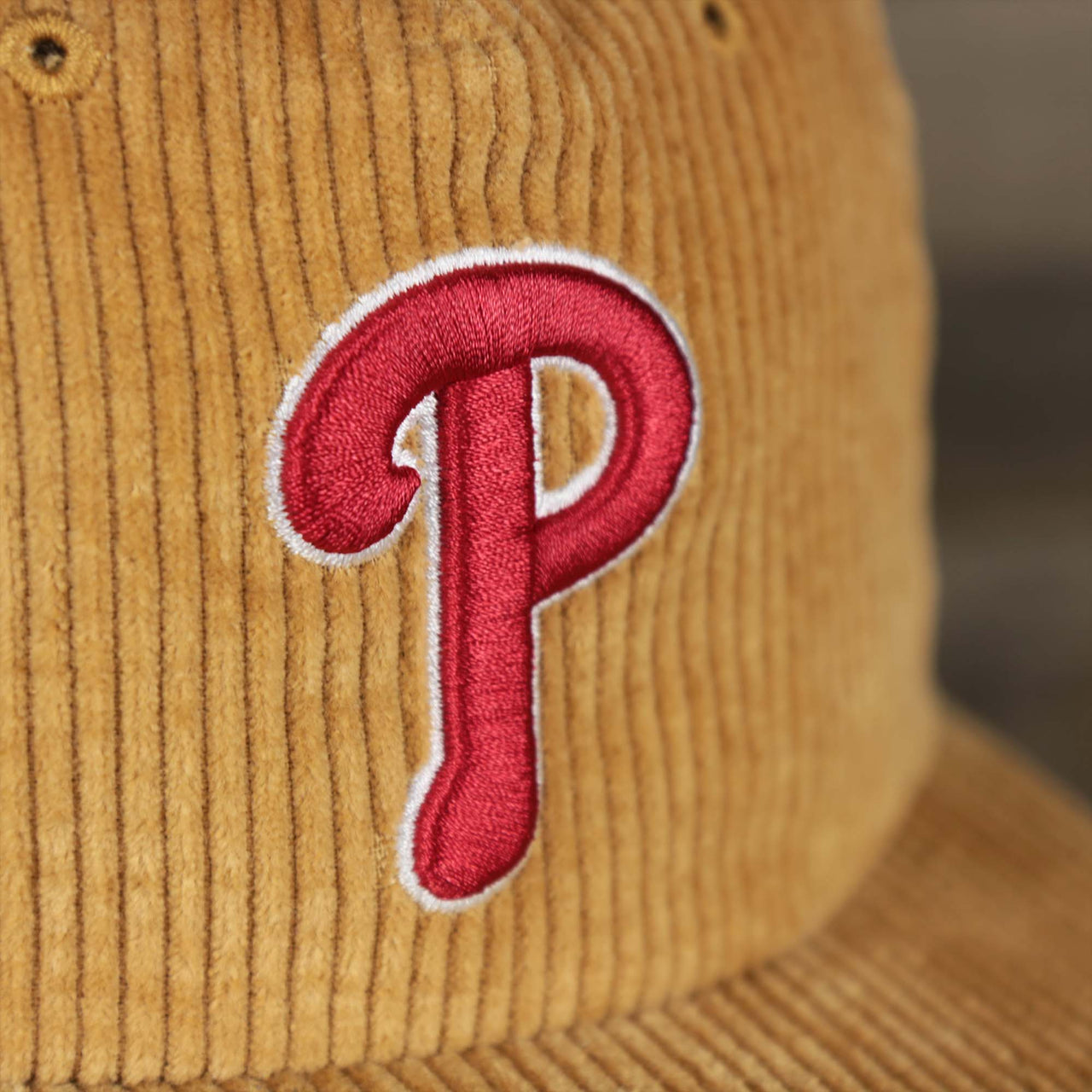 The logo of the Corduroy Philadelphia Phillies Snapback | 47 Brand Khaki