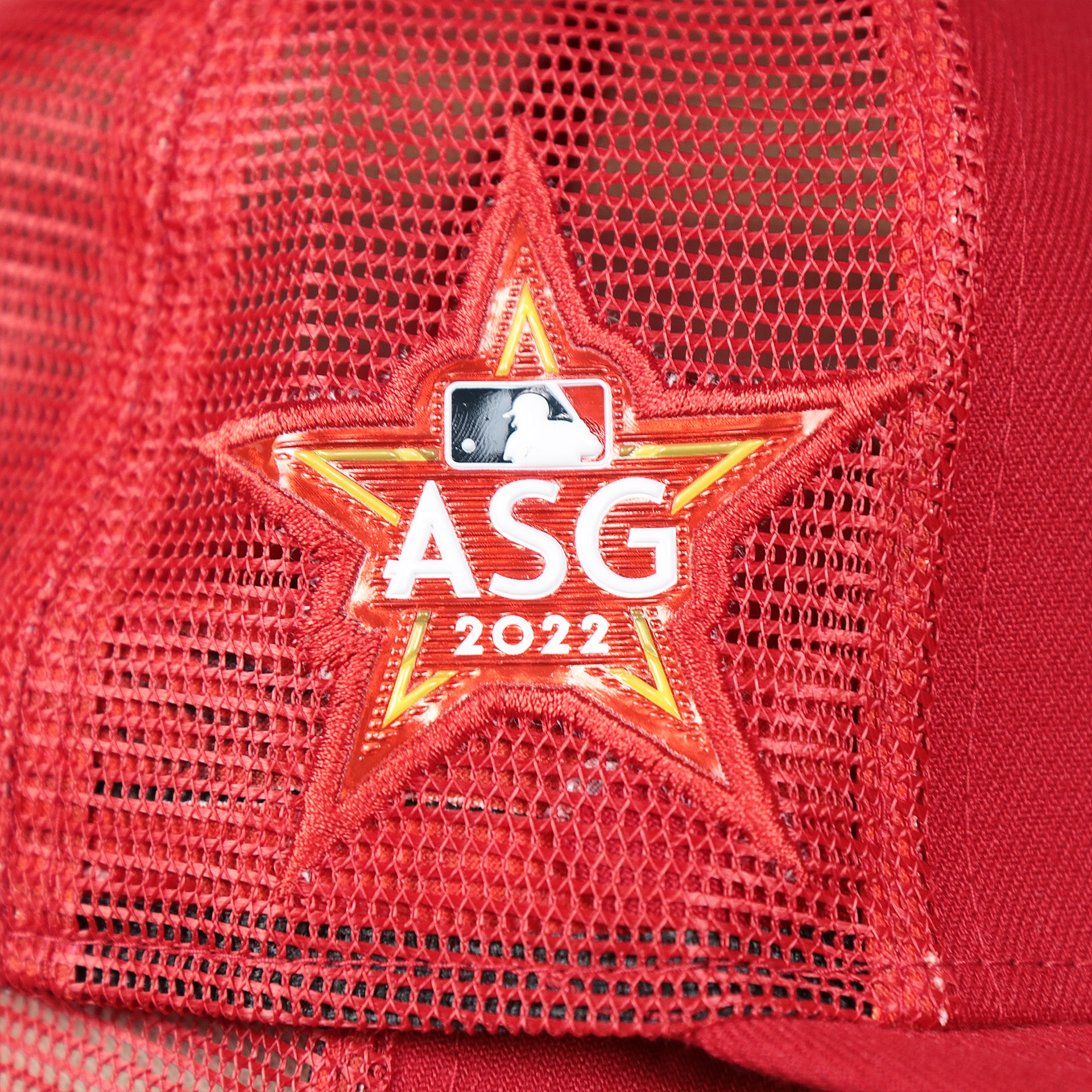 The ASG 2022 Side Patch on the Youth Anaheim Angels MLB 2022 All Star Game Mesh Back 9Fifty Snapback Cap | ASG 2022 Red Trucker Hat