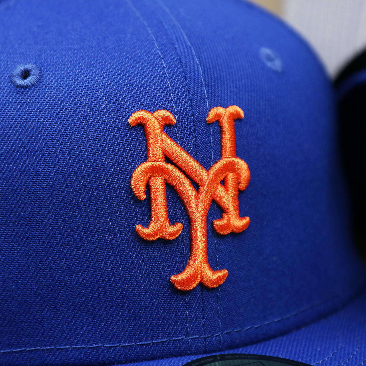 The New York Mets Logo on the New York Mets Lady Liberty Side Patch Gray Bottom 59Fifty Fitted Cap | Royal Blue 59Fifty Cap