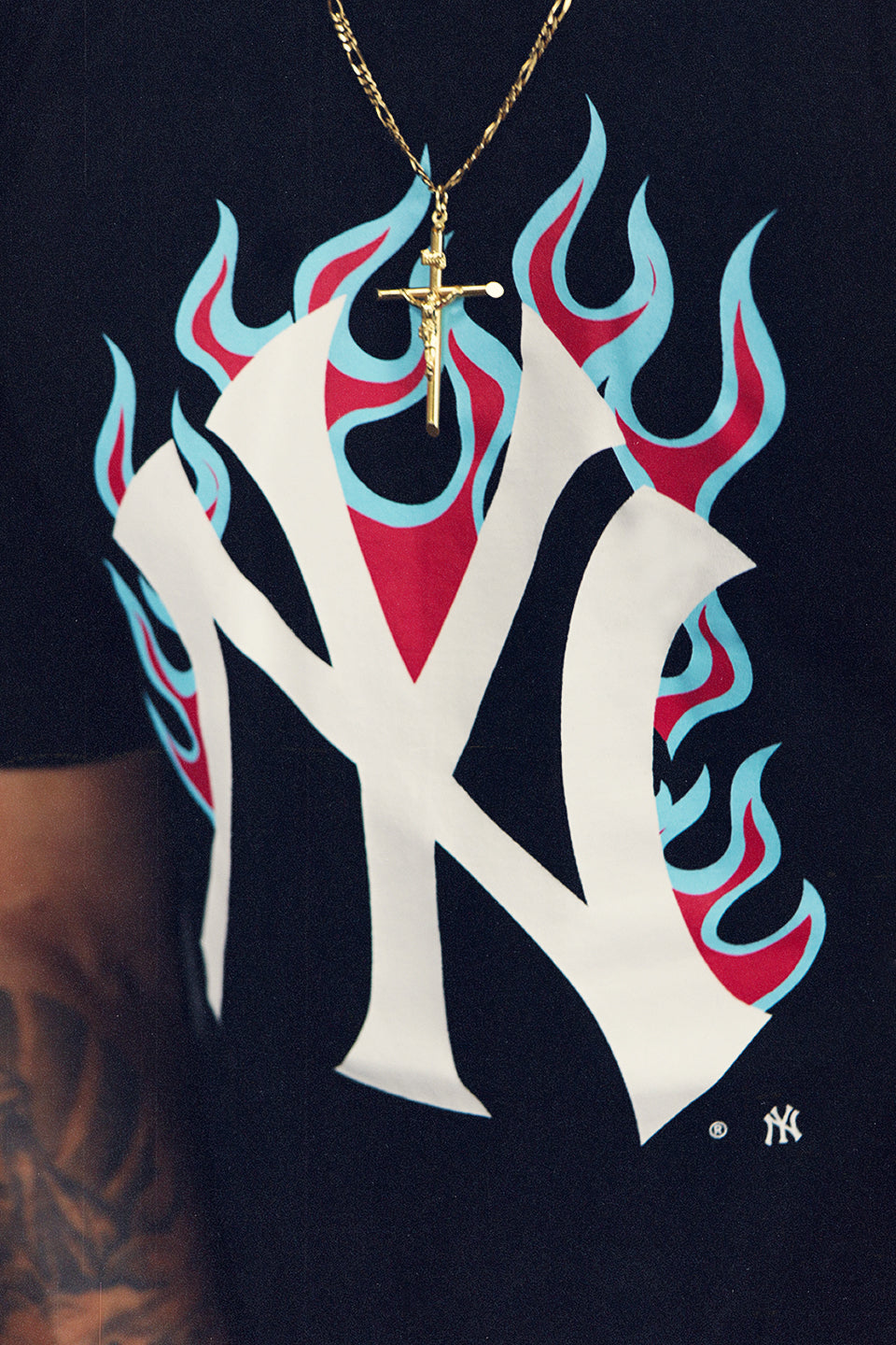 New York Yankees "Flame Logo" Side Patch 59Fifty Fitted Matching Black T-Shirt