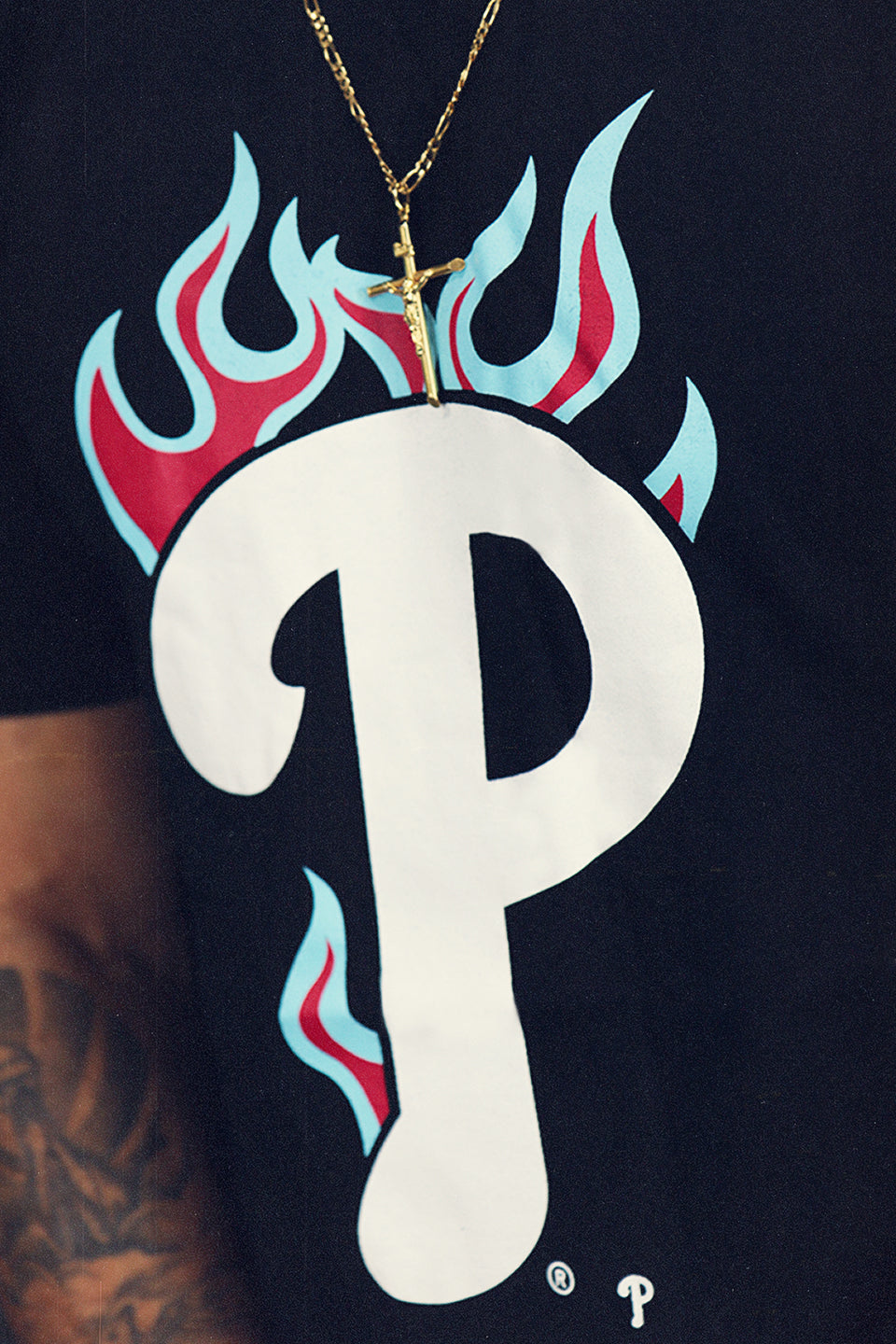 Philadelphia Phillies "Flame Logo" Side Patch 59Fifty Fitted Matching Black T-Shirt
