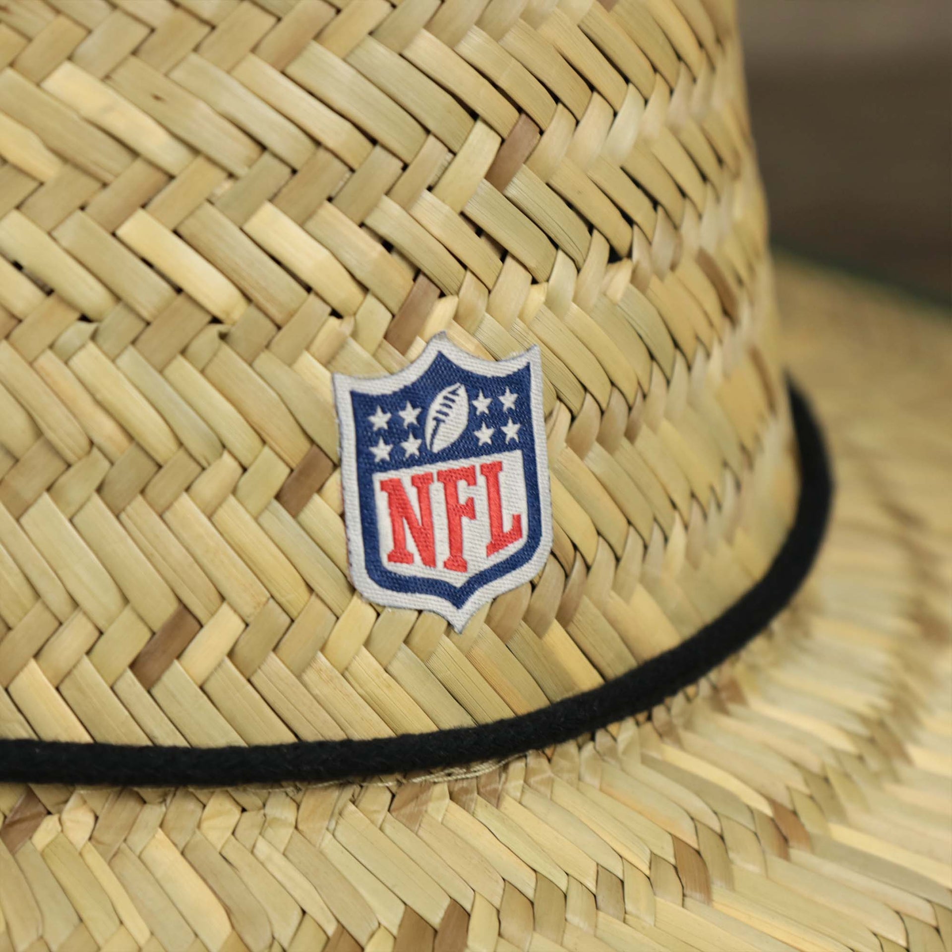 The NFL Patch on the Green Bay Packers On Field 2020/2022 Summer Training Straw Hat | New Era OSFM