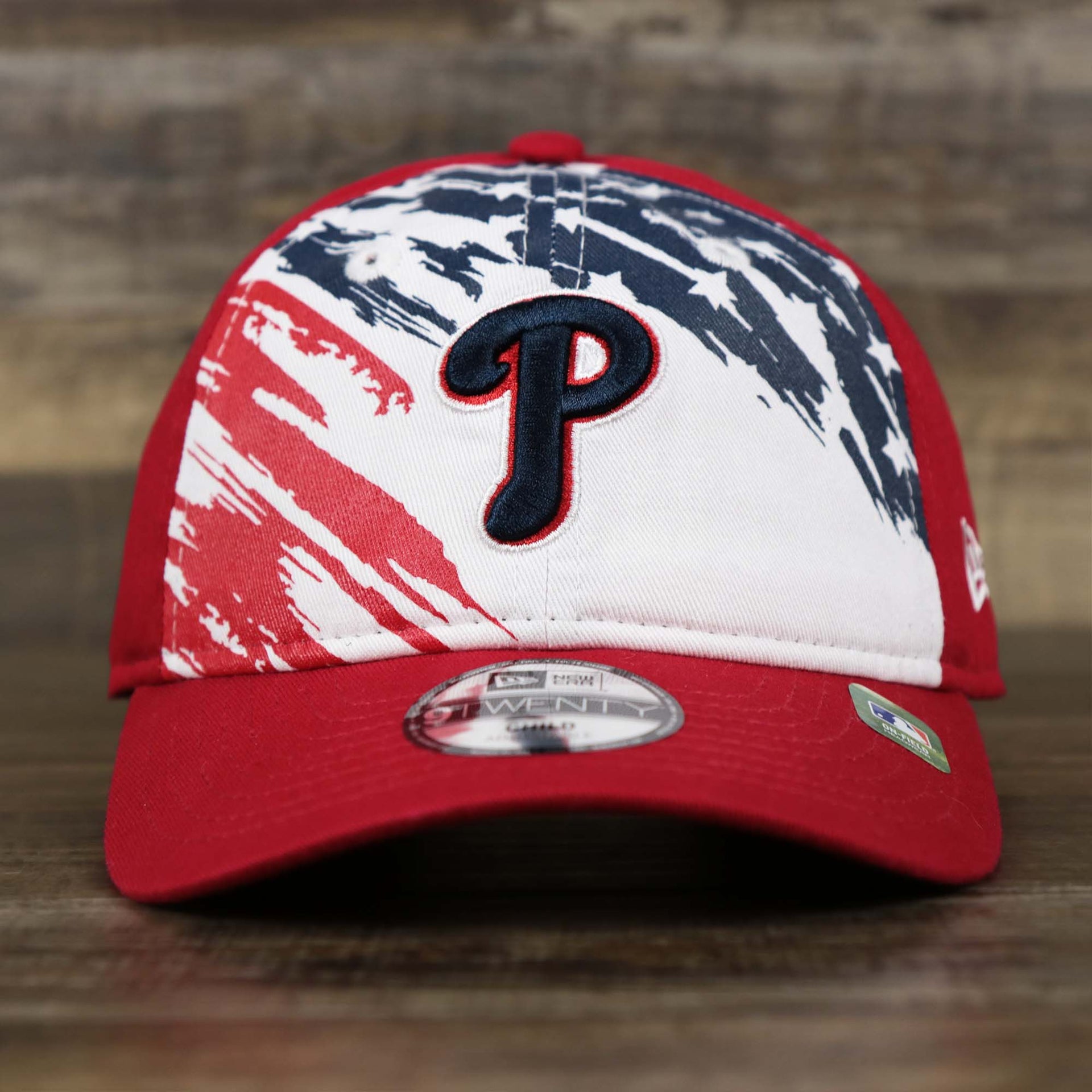 The front of the Child Stars And Stripes Philadelphia Phillies 4th of July 9Twenty | New Era Red OSFM