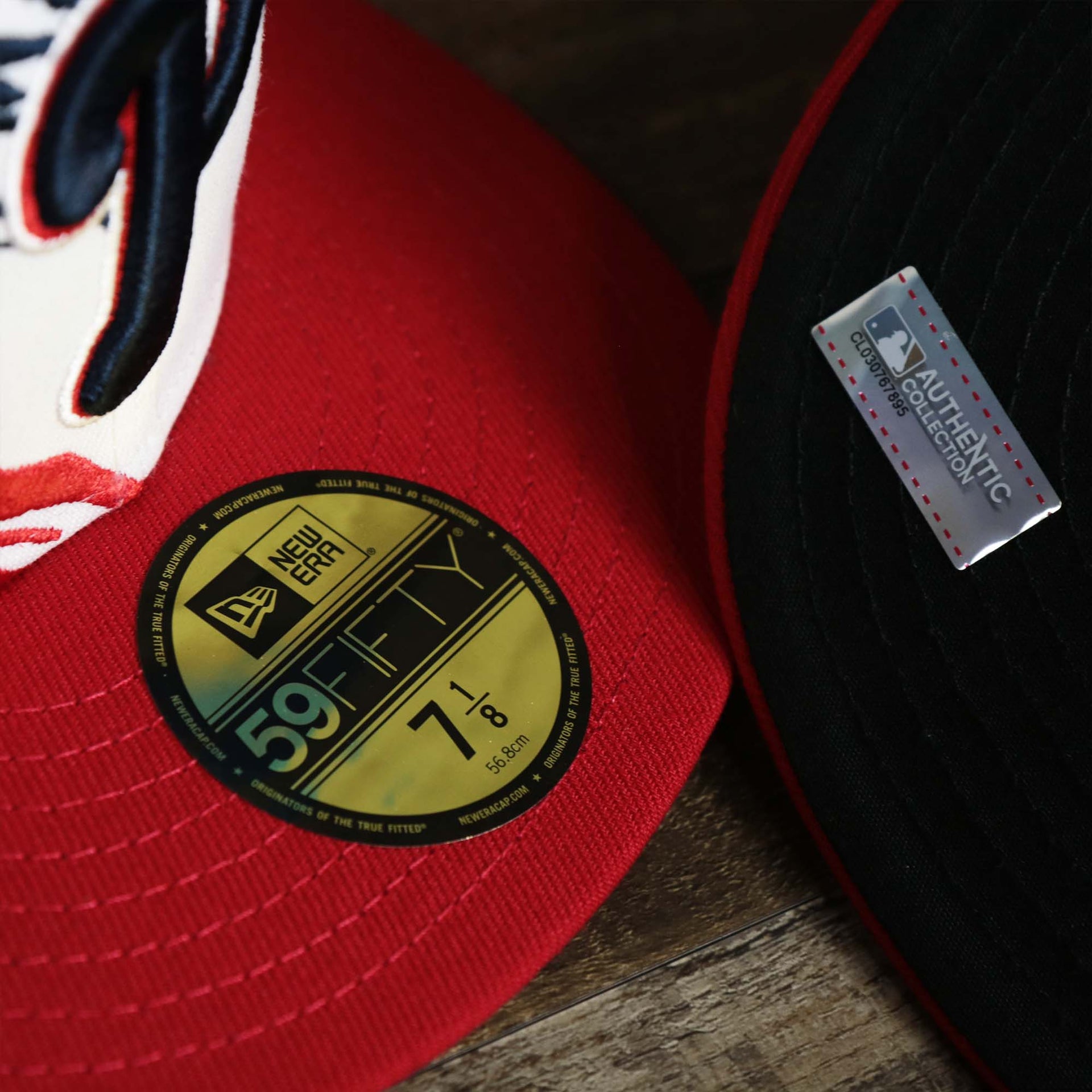The 59Fifty Sticker and the Authentic MLB Sticker on the Stars And Stripes Philadelphia Phillies 4th of July 59Fifty | New Era Red OSFM