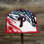 The front of the Stars And Stripes Philadelphia Phillies 4th of July 59Fifty | New Era Red OSFM
