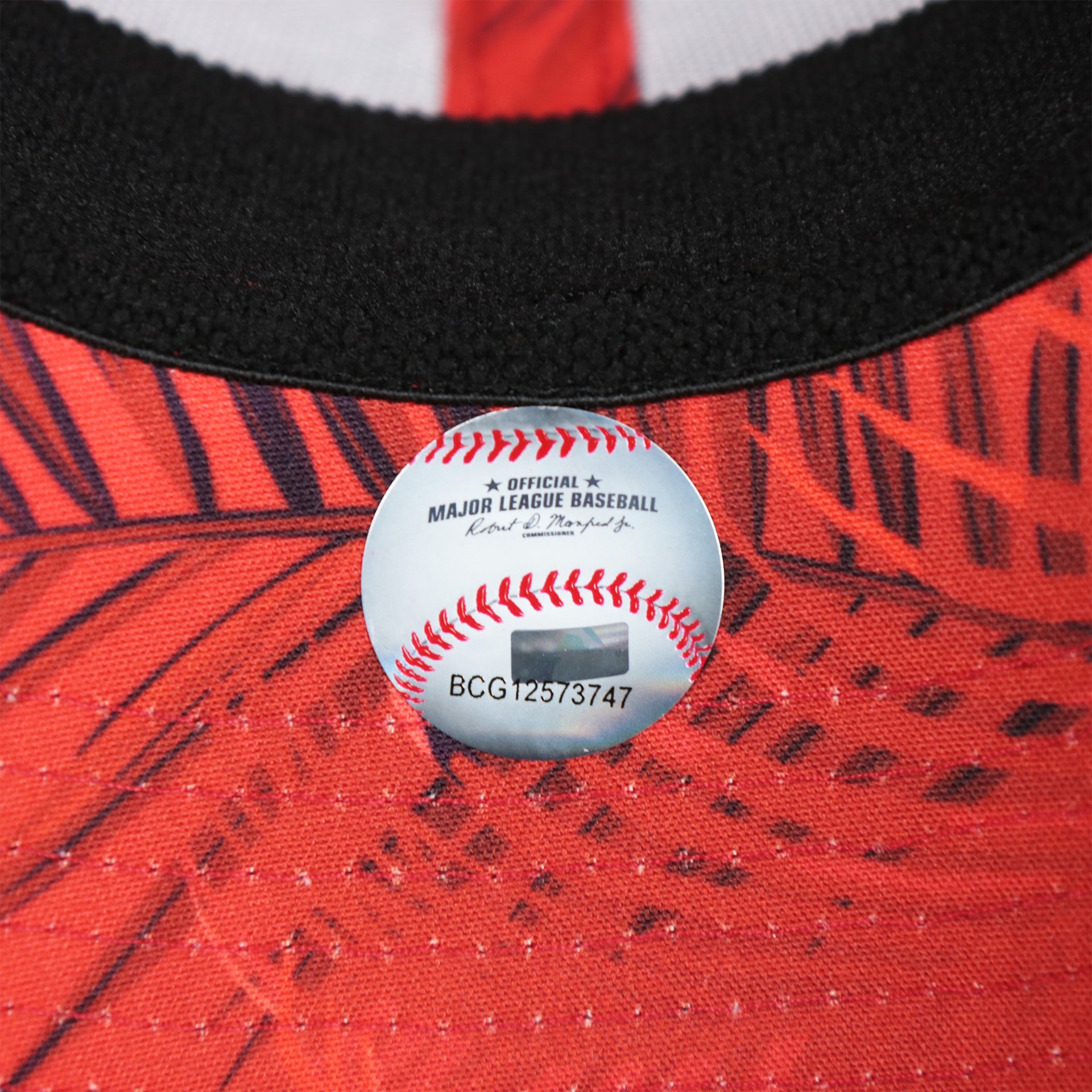 The MLB Sticker on the Philadelphia Phillies Metallic All Star Game MLB 2022 Side Patch 39Thirty Mesh FlexFit Cap | ASG 2022 Red 39Thirty Cap