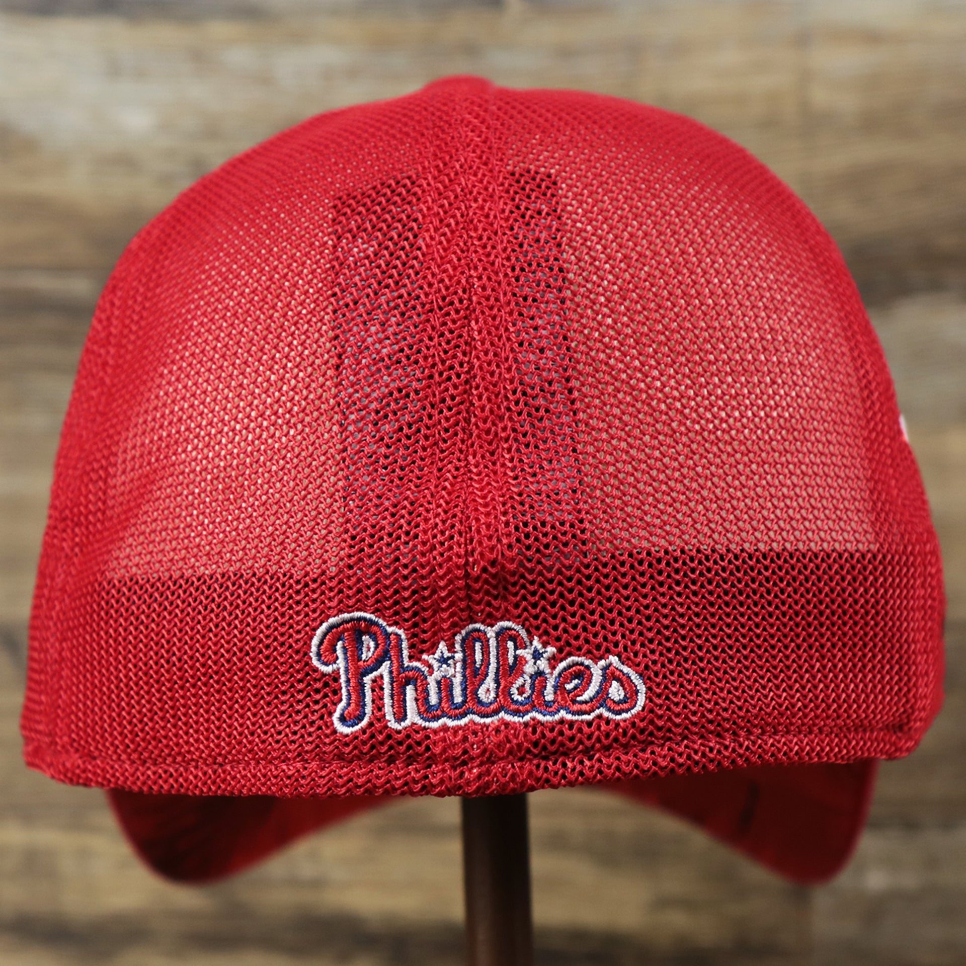 The backside of the Philadelphia Phillies Metallic All Star Game MLB 2022 Side Patch 39Thirty Mesh FlexFit Cap | ASG 2022 Red 39Thirty Cap